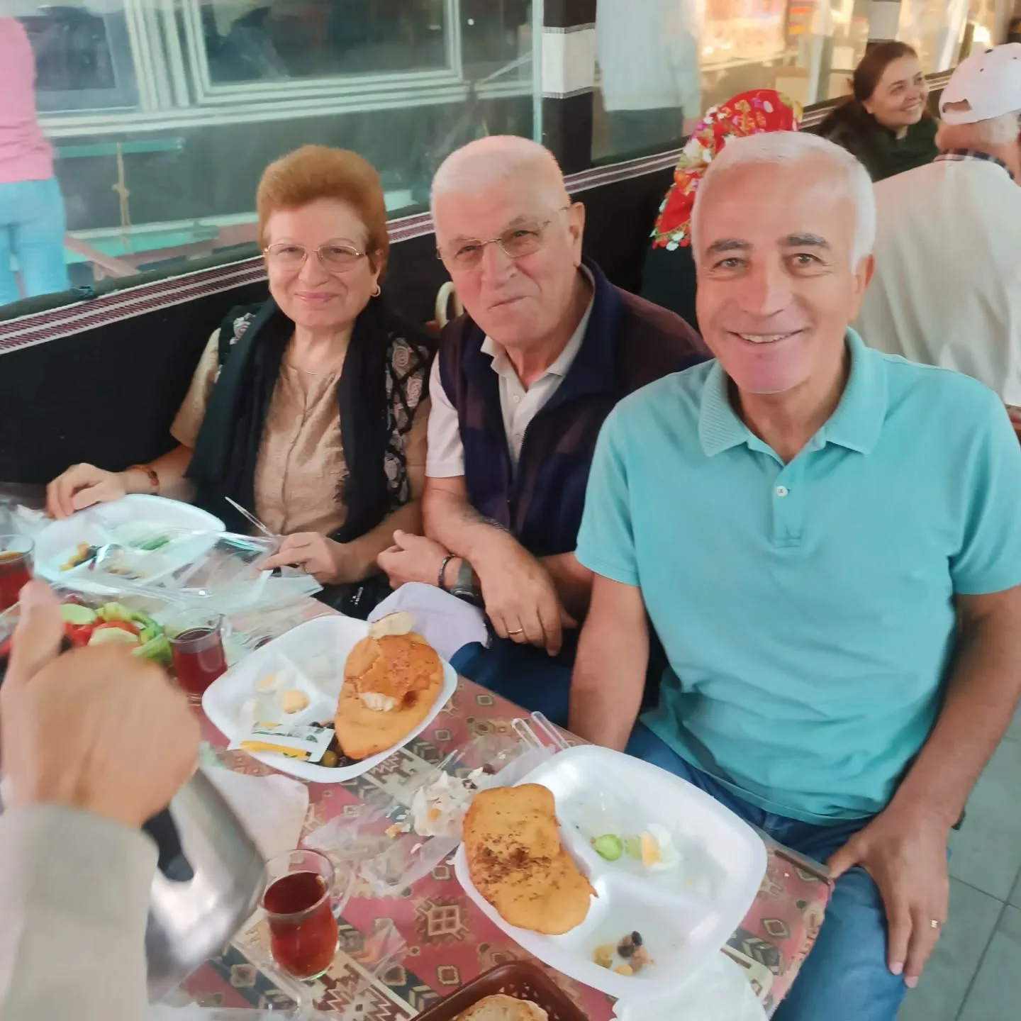 Geleneksel kahvaltımızdan kareler..