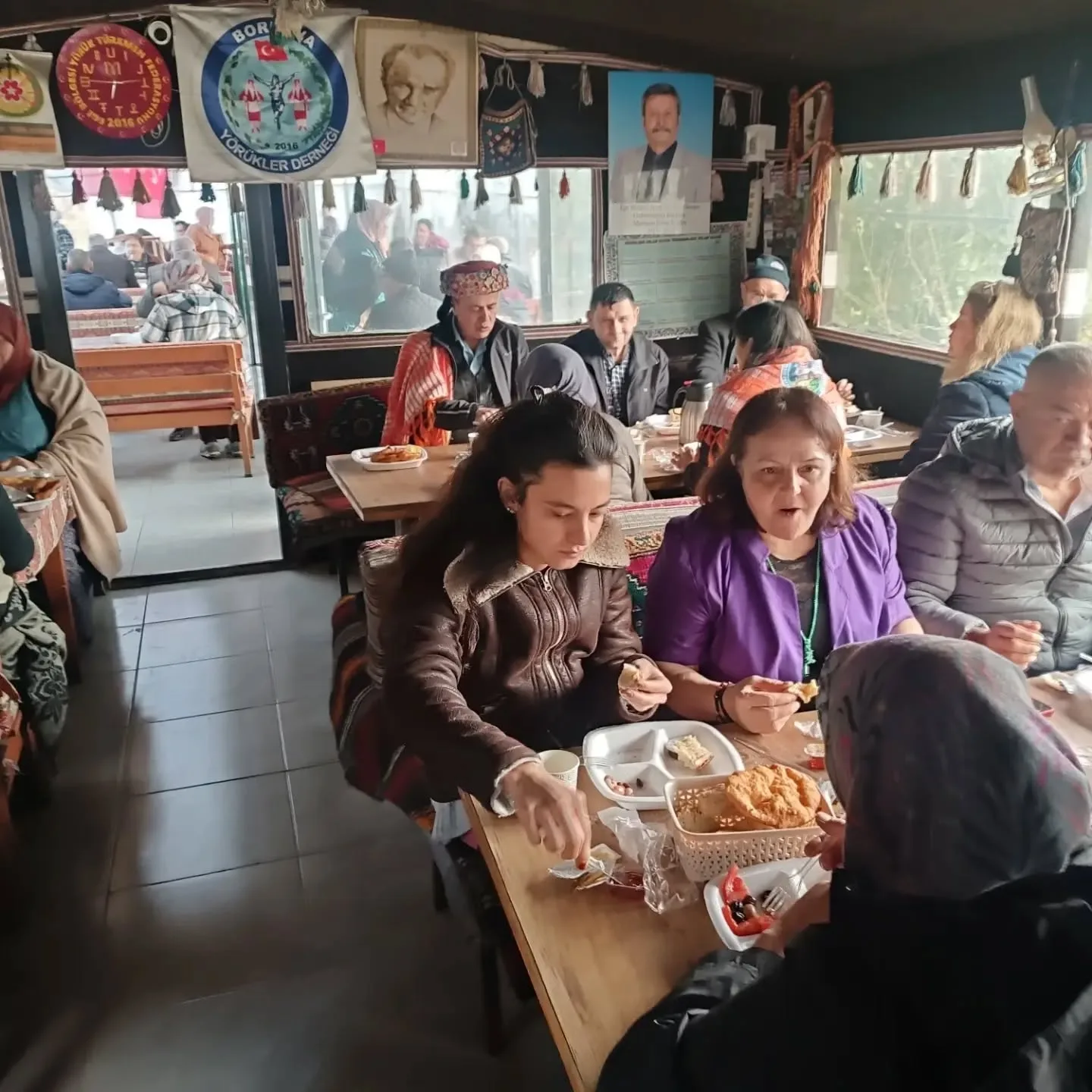 Bugün Geleneksel bu ayki kahvaltı etkinliğimizi yaptık. Akrabalarımızı gördük . Keyifli Za…