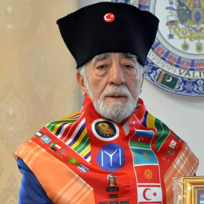 Ak sakallımız Niyazi Çapa Beyimiz hakka yürüdü.  Yörük Türkmen akrabalarımızın başı sağols…