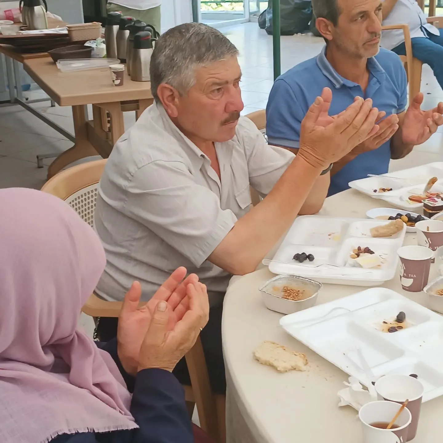 Geleneksel aylık kahvaltı ve aşure etkinliğimizi hep beraber yaptık katılım sağlayan akrab…