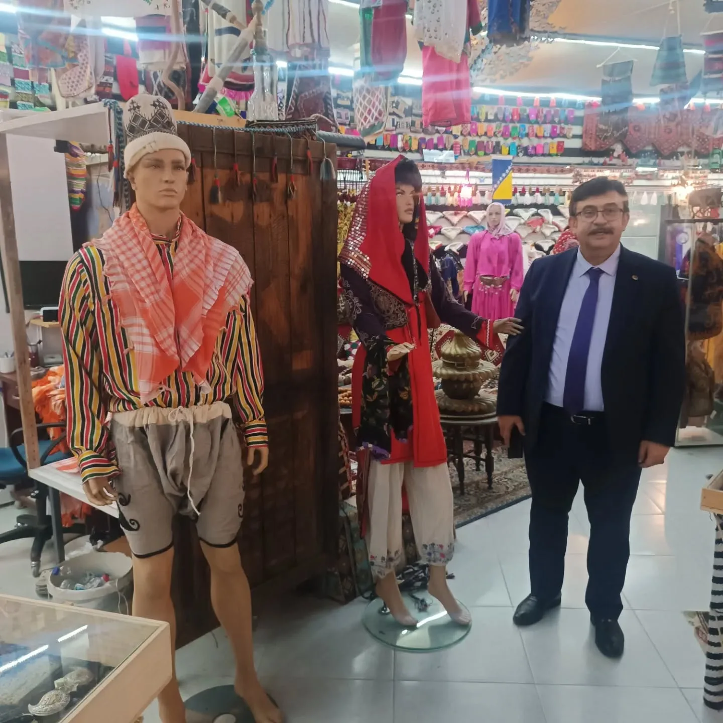 Nevruz etkinliğimizde demir dövdük ateşten atladık eğlendik. baharın gelişini Neşe içinde…