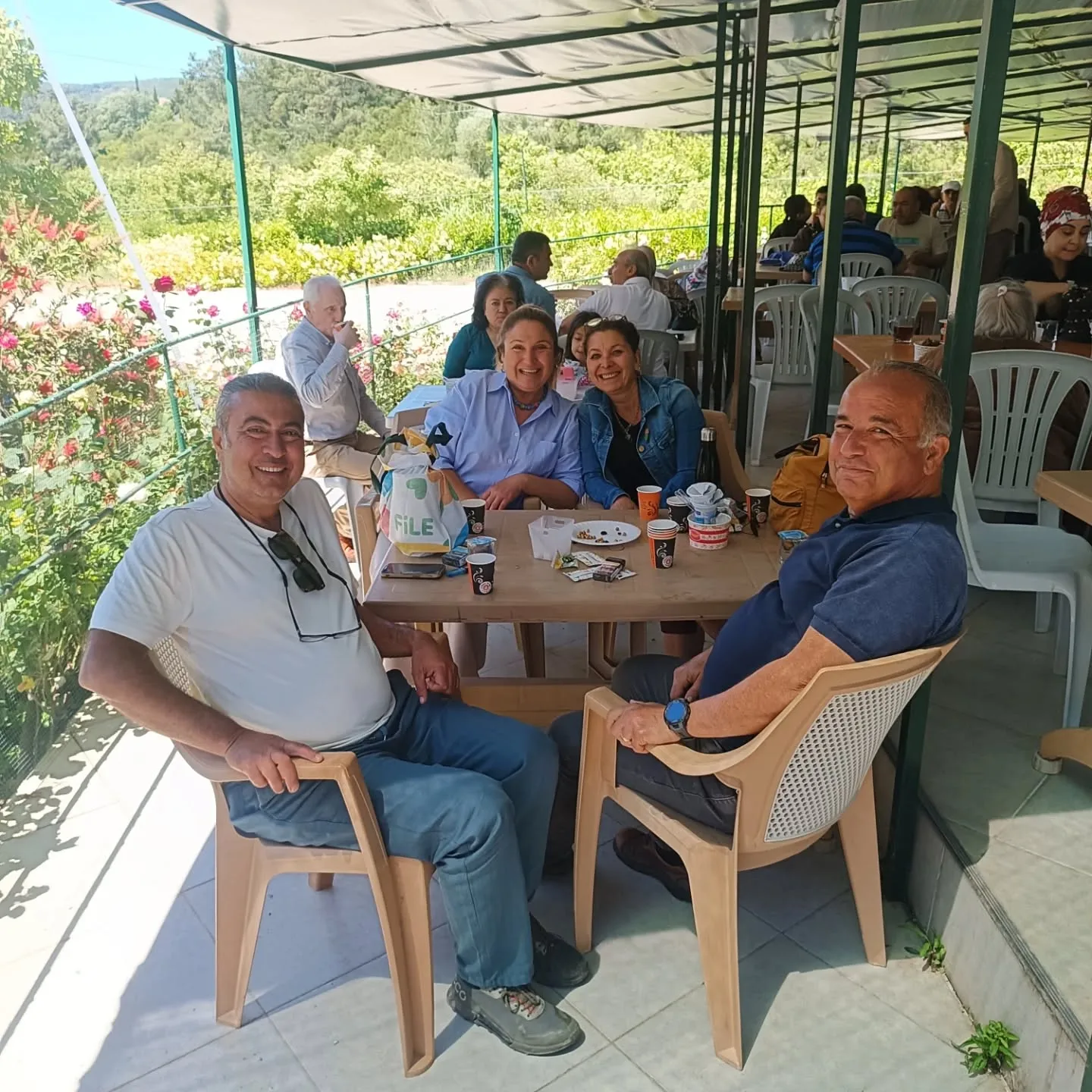 Geleneksel kurban bayramlaşmamızdan Akrabalarımızla sıcak anlar.