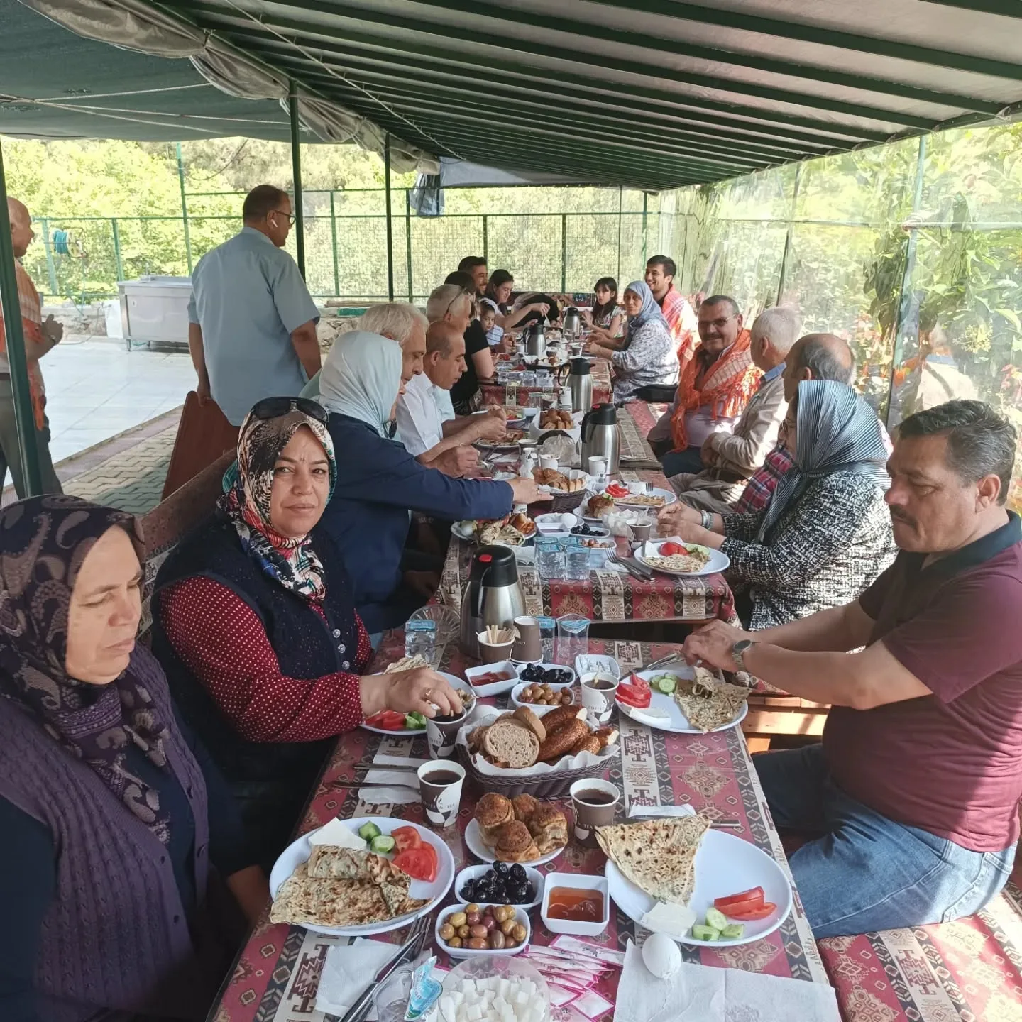 Bugün OBA MÜZEMİZİN ziyaretçileri İzmir Afyonlular federasyonuydu. Kendilerine sıcak  muha…