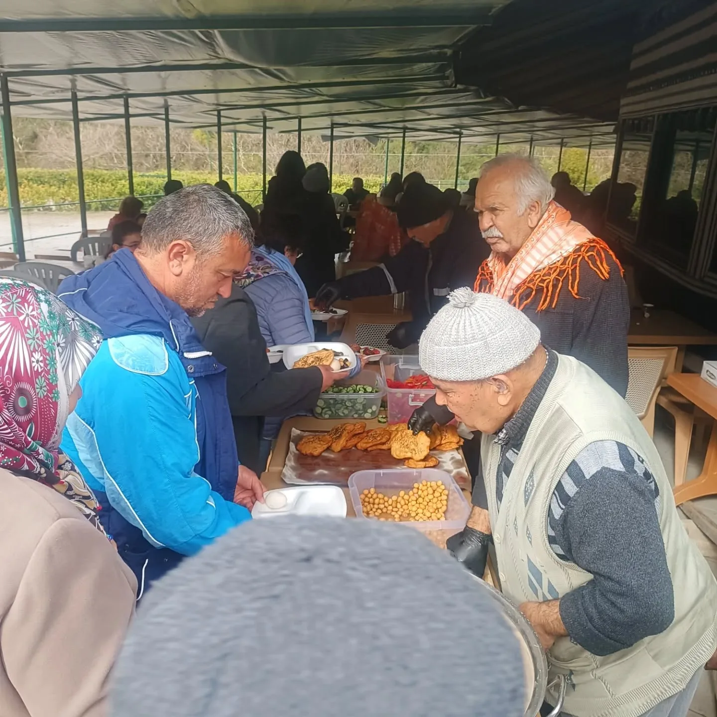 34. Geleneksel kahvaltı etkinliğimizi dost ve  akrabalarımızın katılımıyla güzel bir bahar…