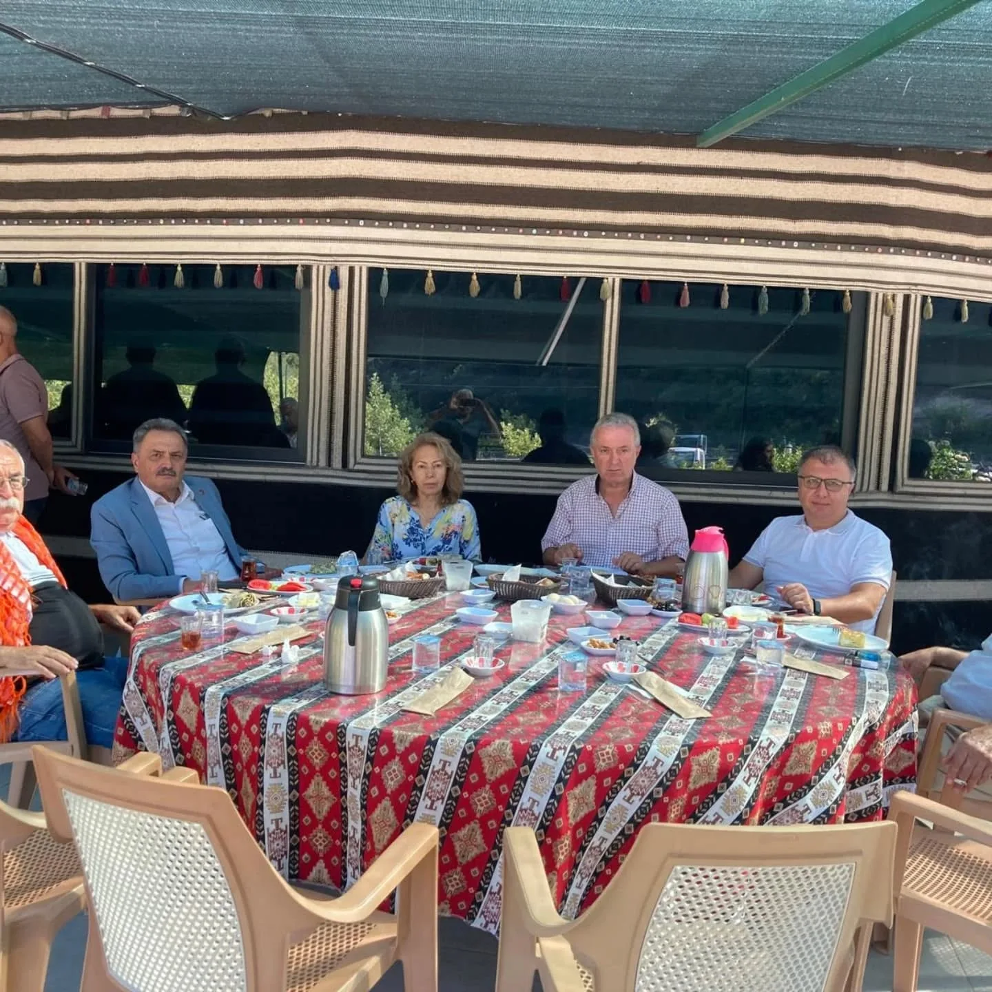 Bornova Belediyesi Başkanı Sayın Ömer Eşki Akademisyen  hocalarımız,Belediye Meclis üyeler…