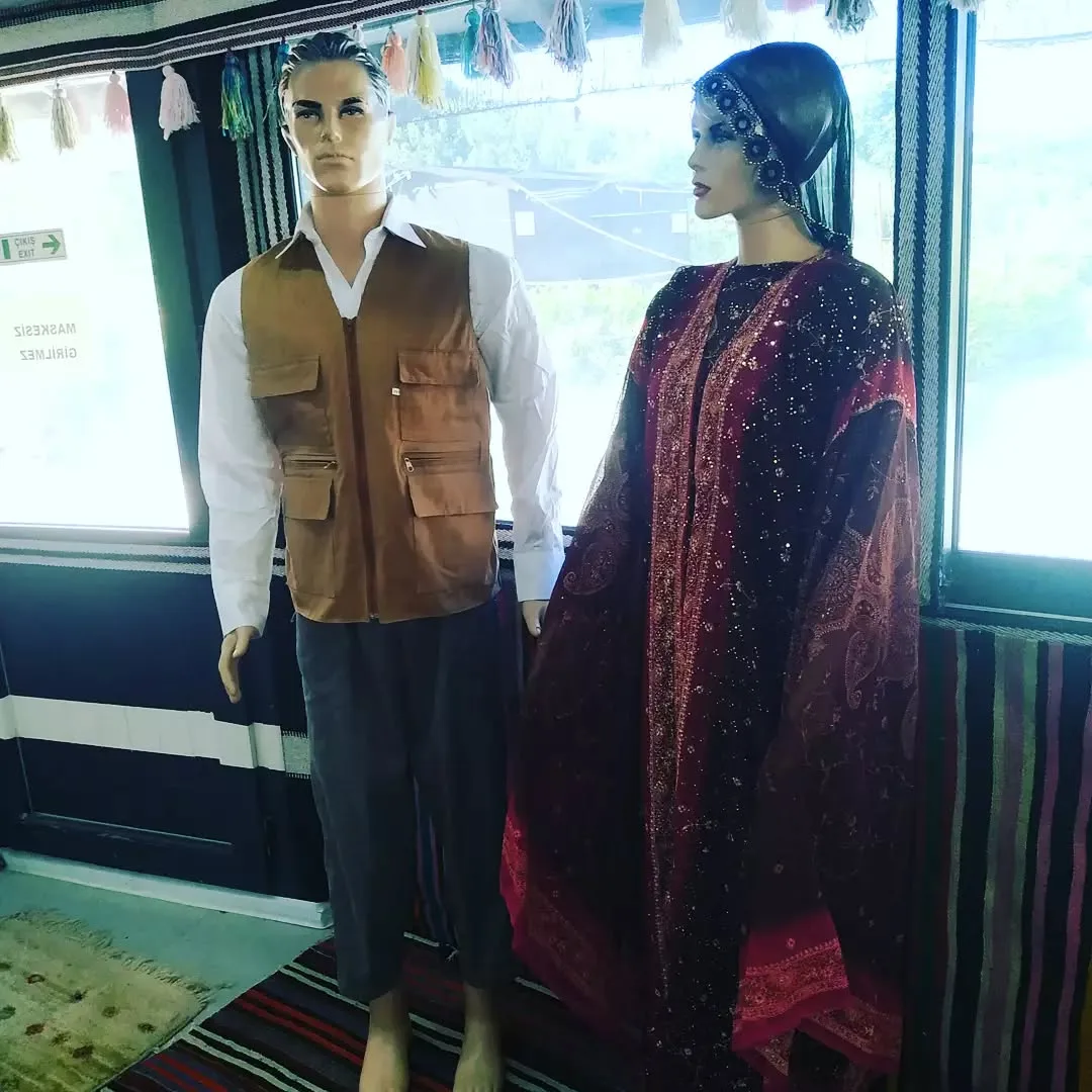 Mardin Yöresi Türkmen kadın  erkek kostümü ile Kütahya yöresi kadın kostümü ziyaretiniz be…