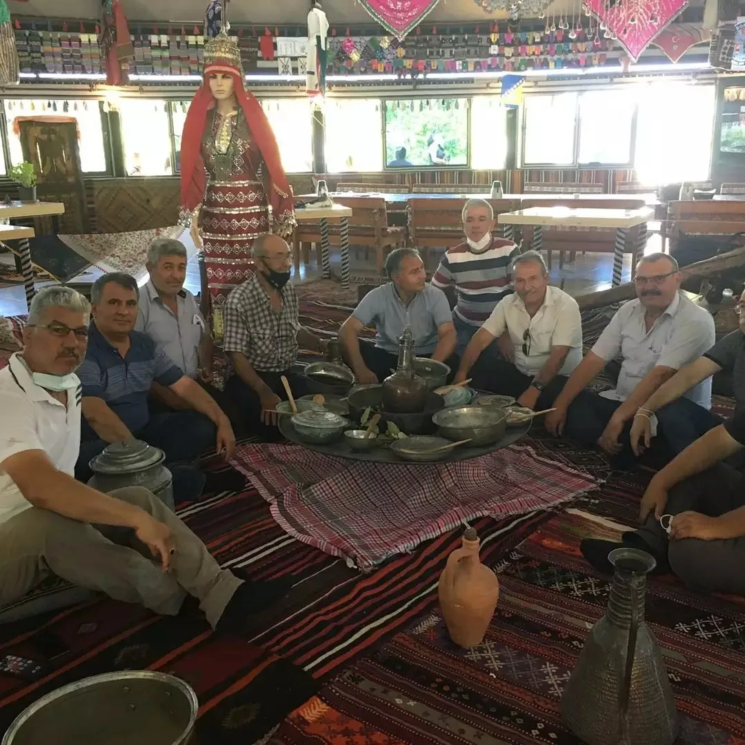 Bugün şehit ailelerimiz ile gazilerimizi misafir etmekten onur duyduk.. İzmir aile ve çalı…