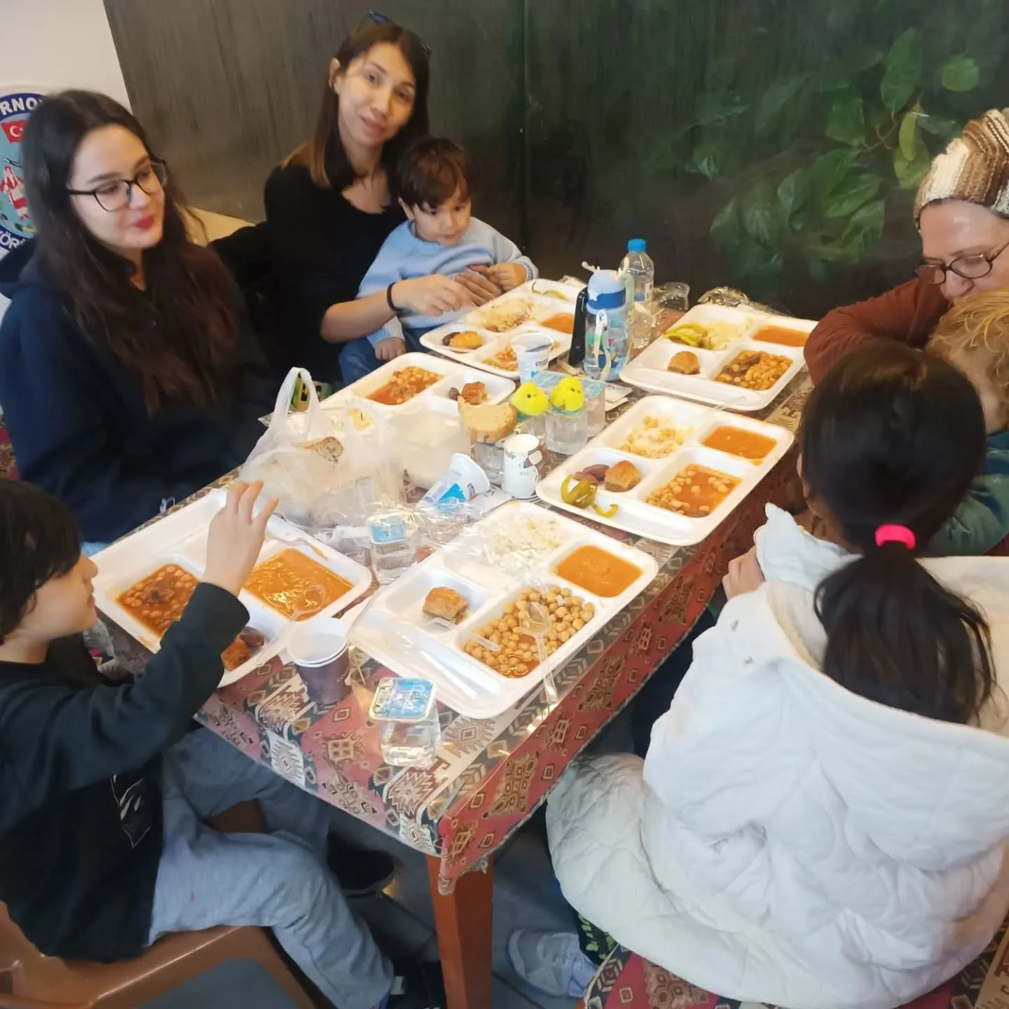 Ramazan ayının ilk iftarını dost ve akrabalarımızın katılımıyla gerçekleştirdik. Sizinle b…