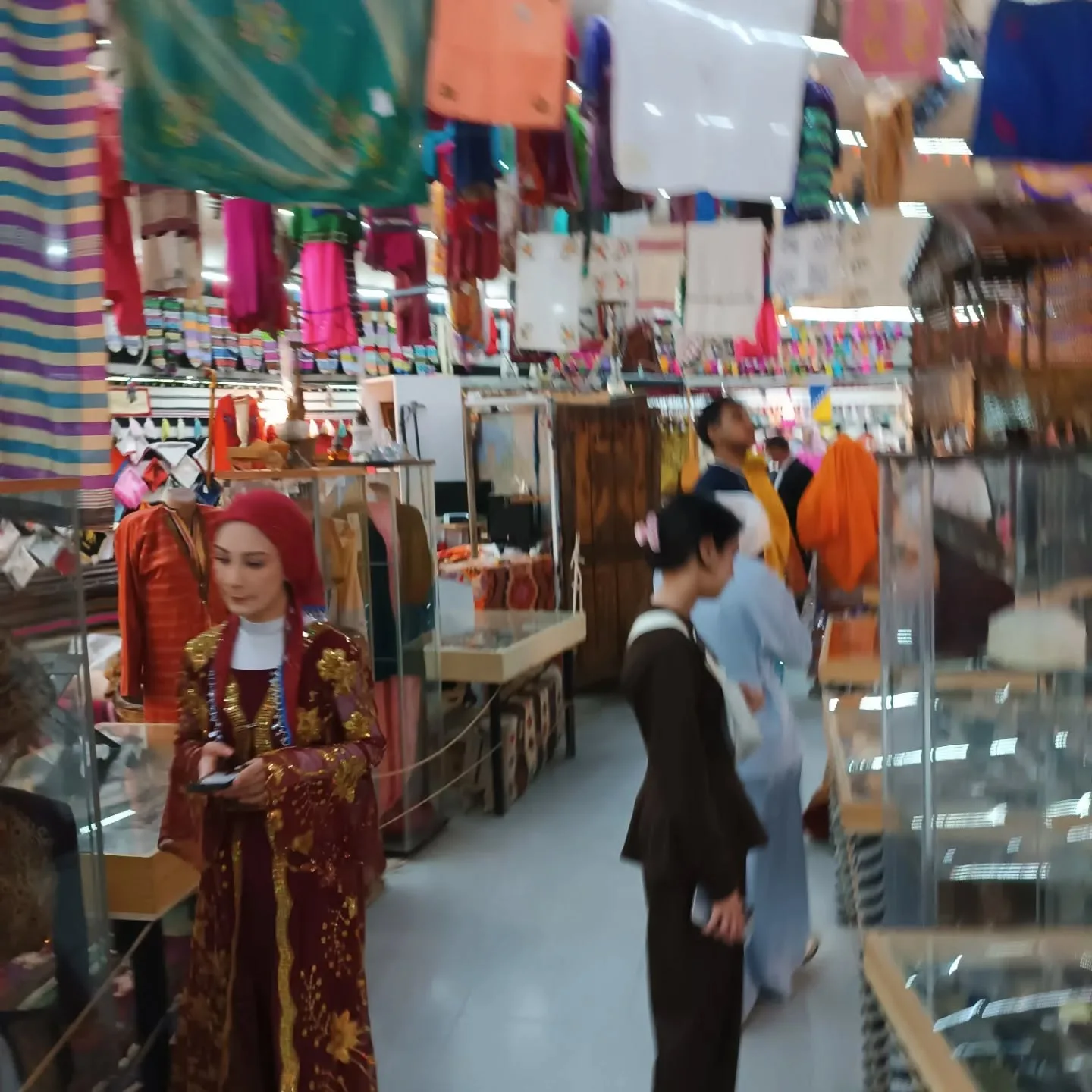 Bu akşam Ege Üniversitesi Gençlik merkezi ve Atayurt Özbekistan'dan gelen Akrabalarımızı O…