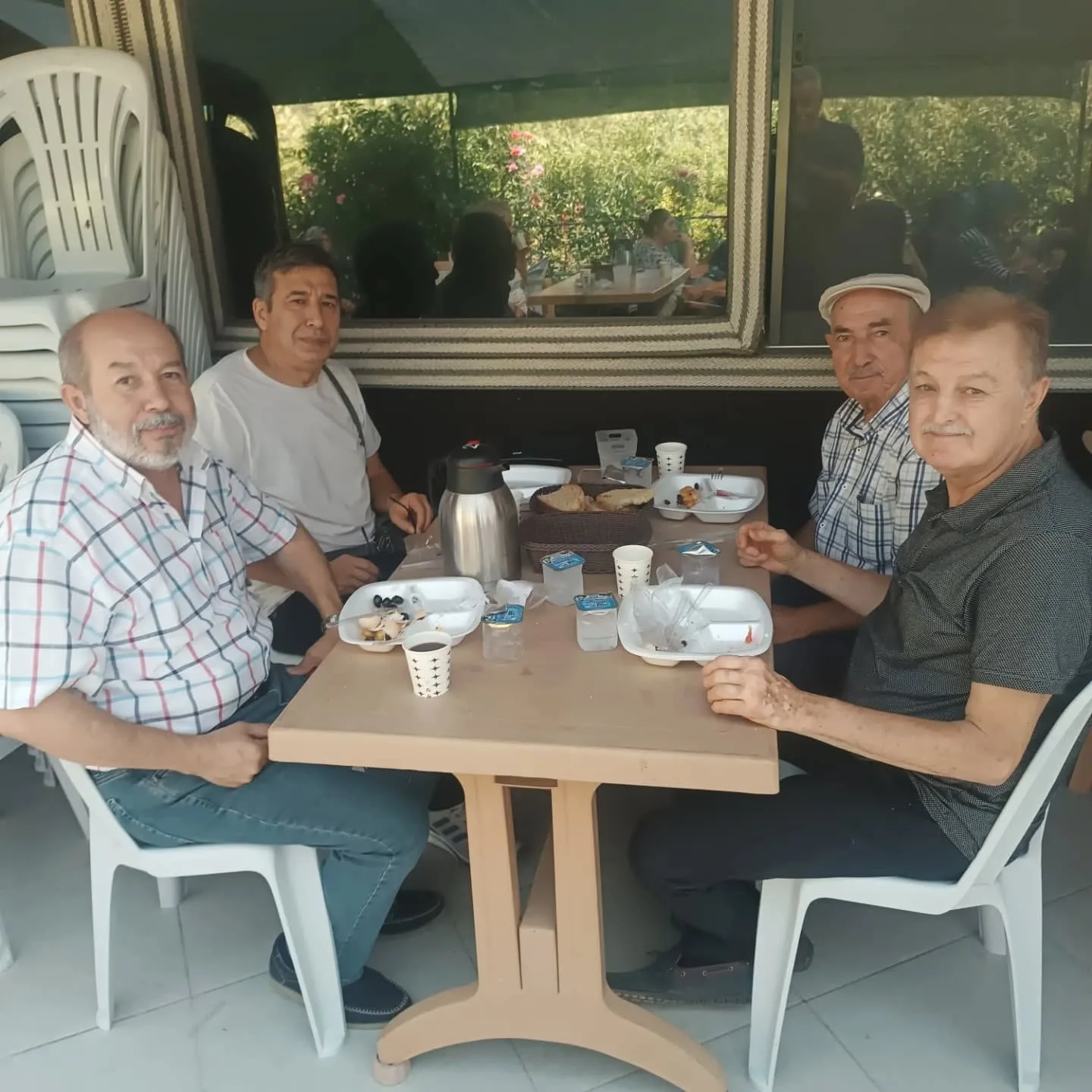 26.geneksel kahvaltı etkinliğimizi yaptık. Akrabalarımızla buluştuk . Keyifli anlar yaşadı…