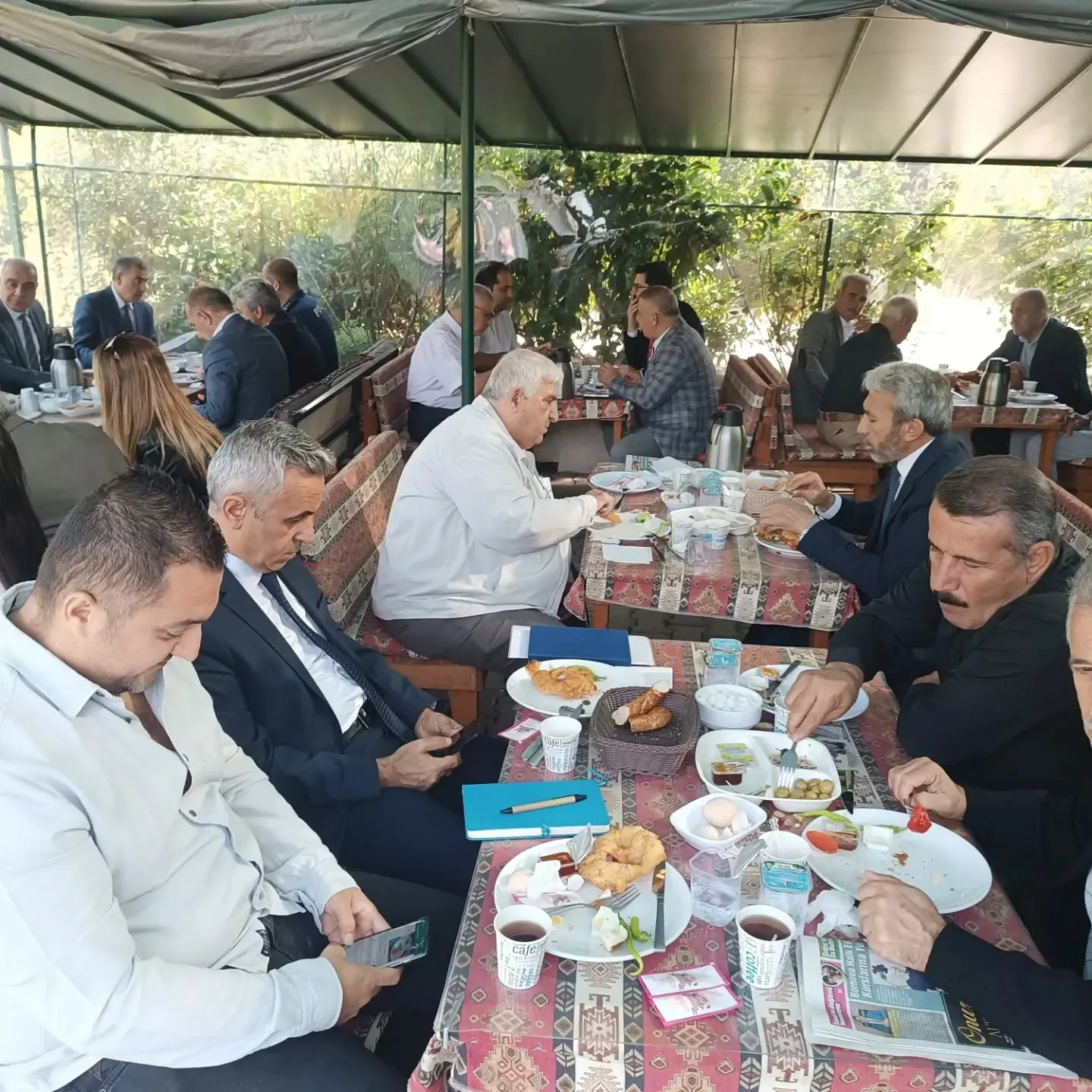 Sayın kaymakamımız Muzaffer Şahiner ve kurum müdürlerimiz ve muhtarlarımızı tanışma toplan…