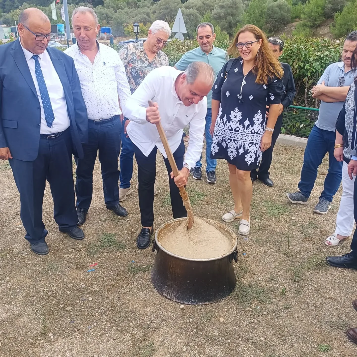 Bugün aydınlılar dergimizin kahvaltı etkinliğini yaptık.Keşkek dövdük. Emeği geçen herkese…