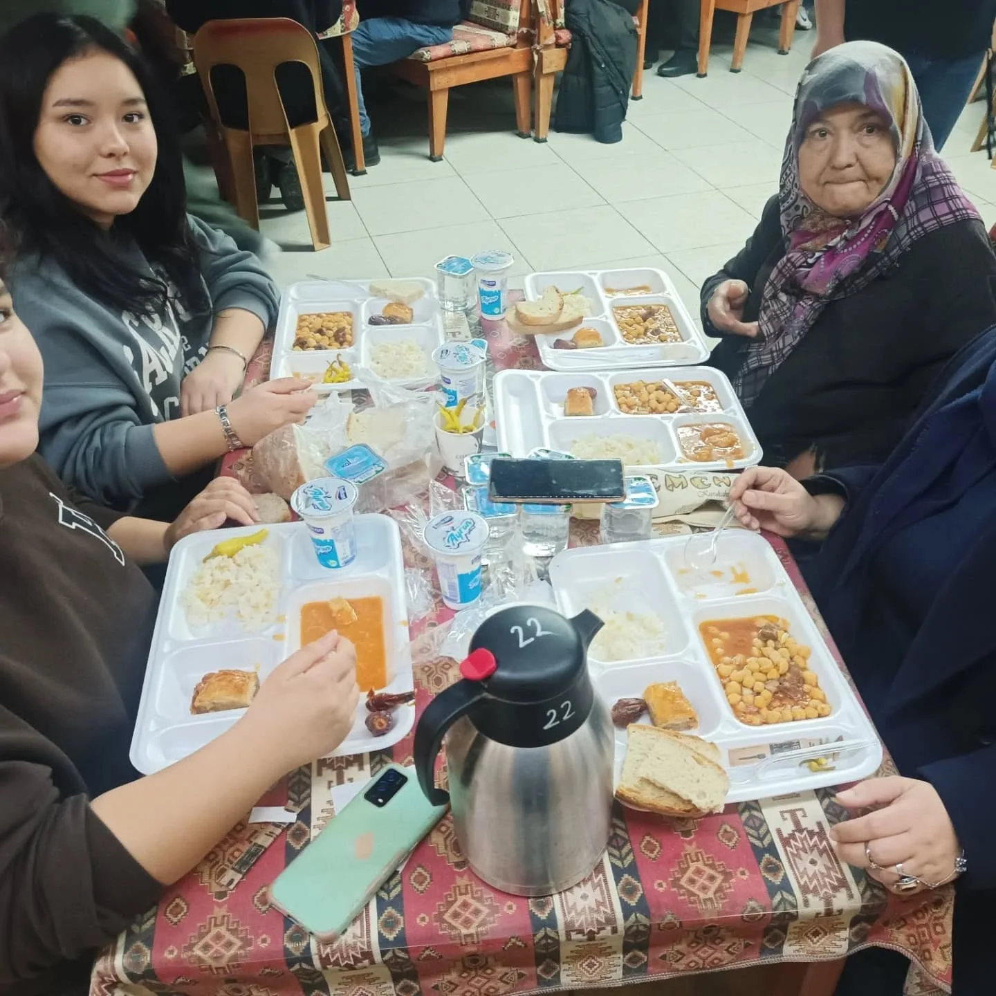 Ramazan ayının ilk iftarını dost ve akrabalarımızın katılımıyla gerçekleştirdik. Sizinle b…