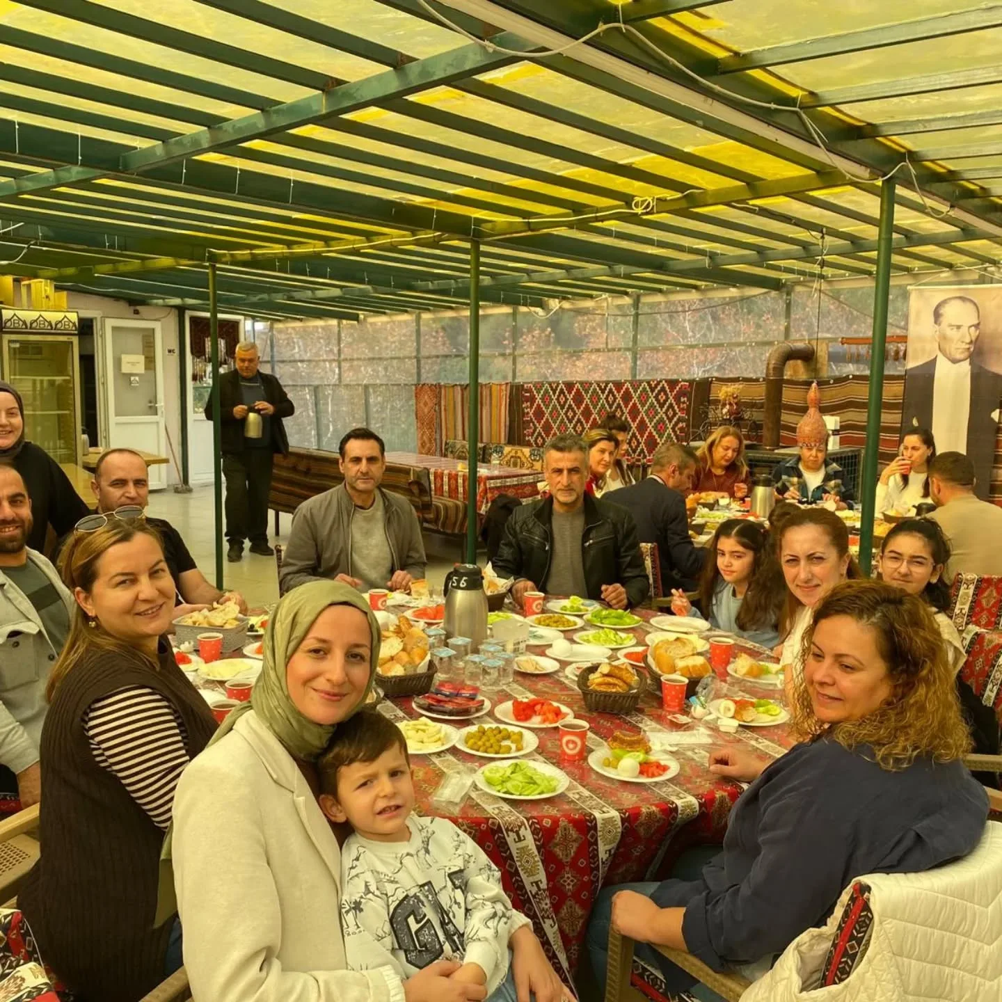 Bornova Gençlik merkezi Eğitimcileri ve yöneticileri Ögretmenler günü etkinliğinde OBA müz…