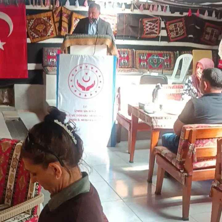 Kaymakam Muzaffer Şahiner, İzmir Aile ve Sosyal Hizmetler İl Müdürü Abdullah Kömürcüoğlu,…