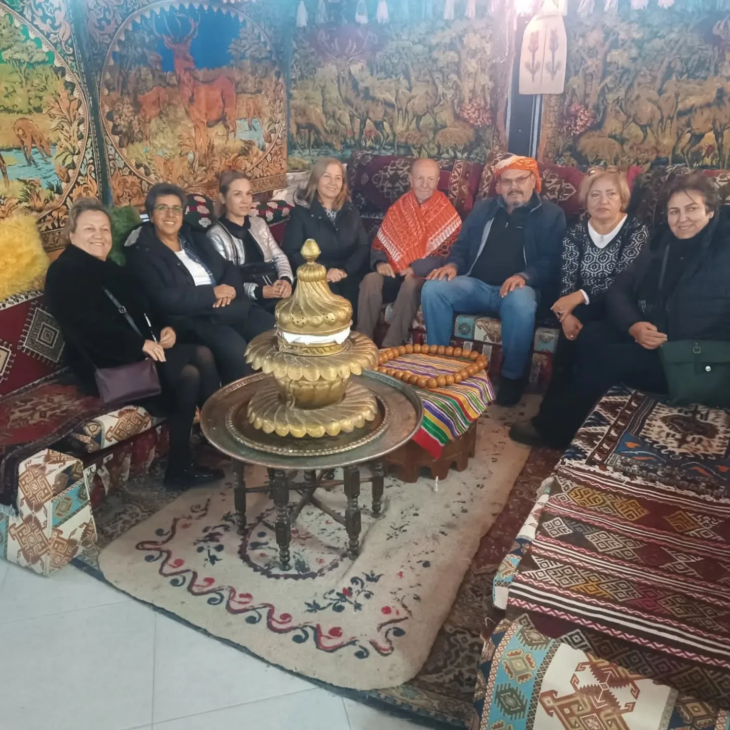 Bugün OBA müzemizin ziyaretçileri Bornova Halk eğitim merkezi Türk sanat müziği korosu san…