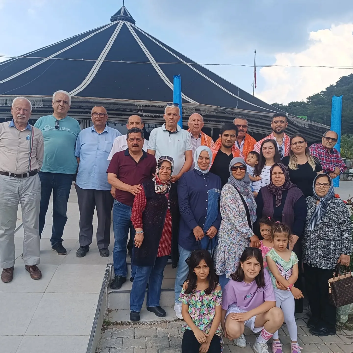 Bugün OBA MÜZEMİZİN ziyaretçileri İzmir Afyonlular federasyonuydu. Kendilerine sıcak  muha…