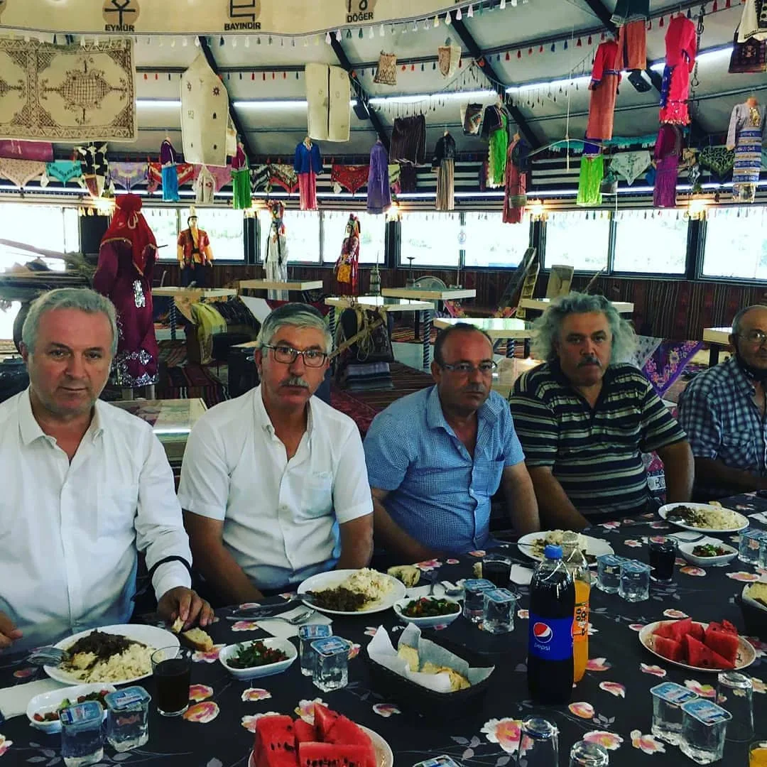 Bornova kaymaklığı ve Muhtarlarımız Obamızı ziyaret ettiler. Teşekkür ederiz.