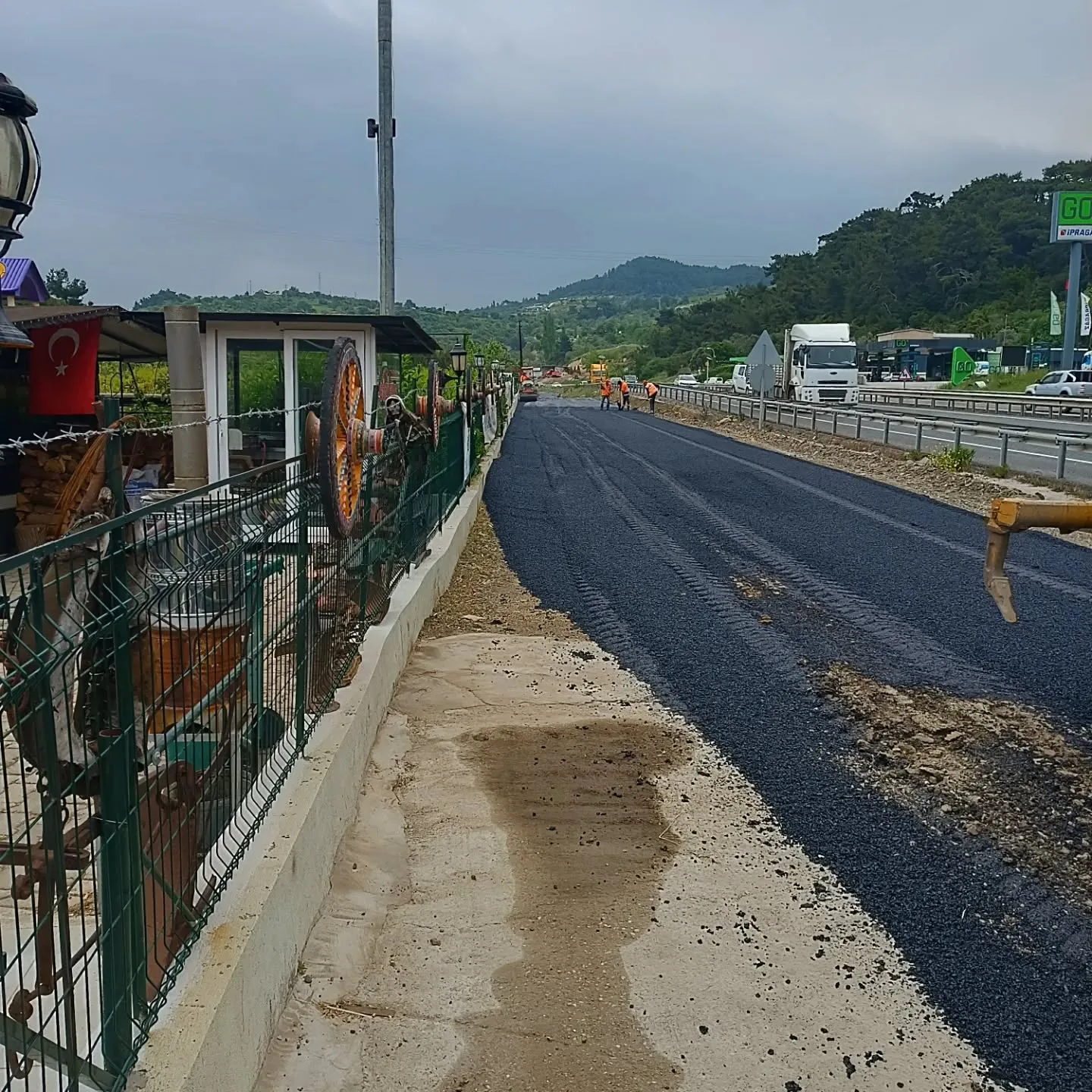 OBA müzemizin yolu Karayolları Genel Müdürlüğü tarafından yapılmaya başlandı. Müdürlük çal…