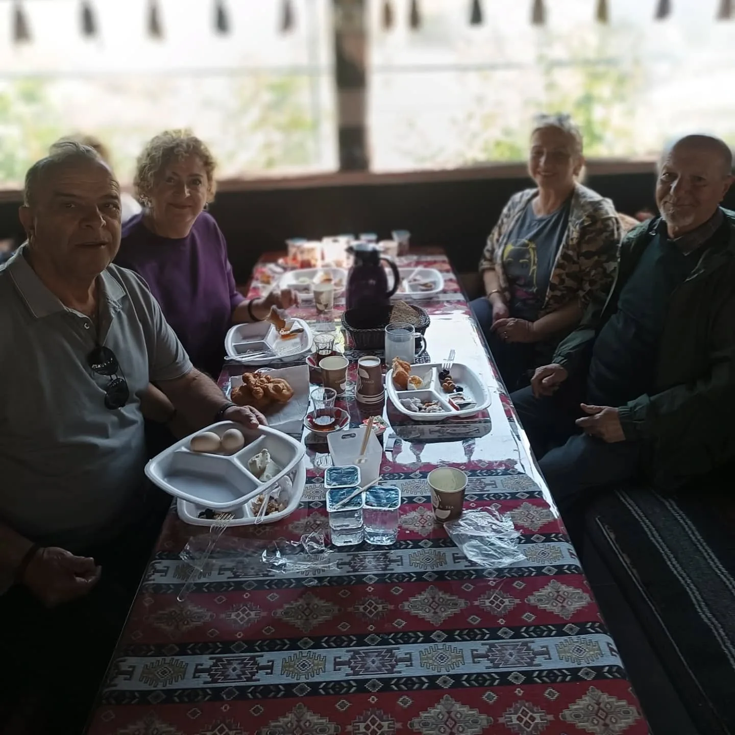 Mayıs 2025 geneksel kahvaltımızı, dost ve akrabalarımızin katılımı ile yaptık. Herkese teş…
