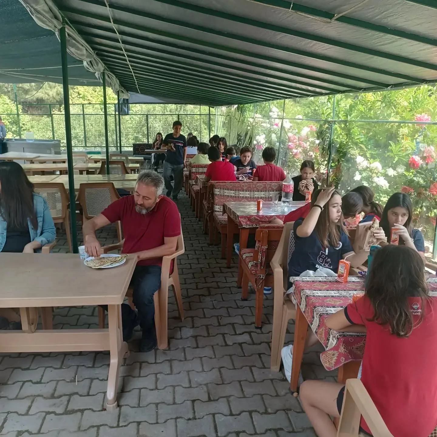 Bugün OBA müzemizin ziyaretçileri Bahçeşehir koleji 6/A 6/B 6/C sınıflarıydı. Kendilerine…