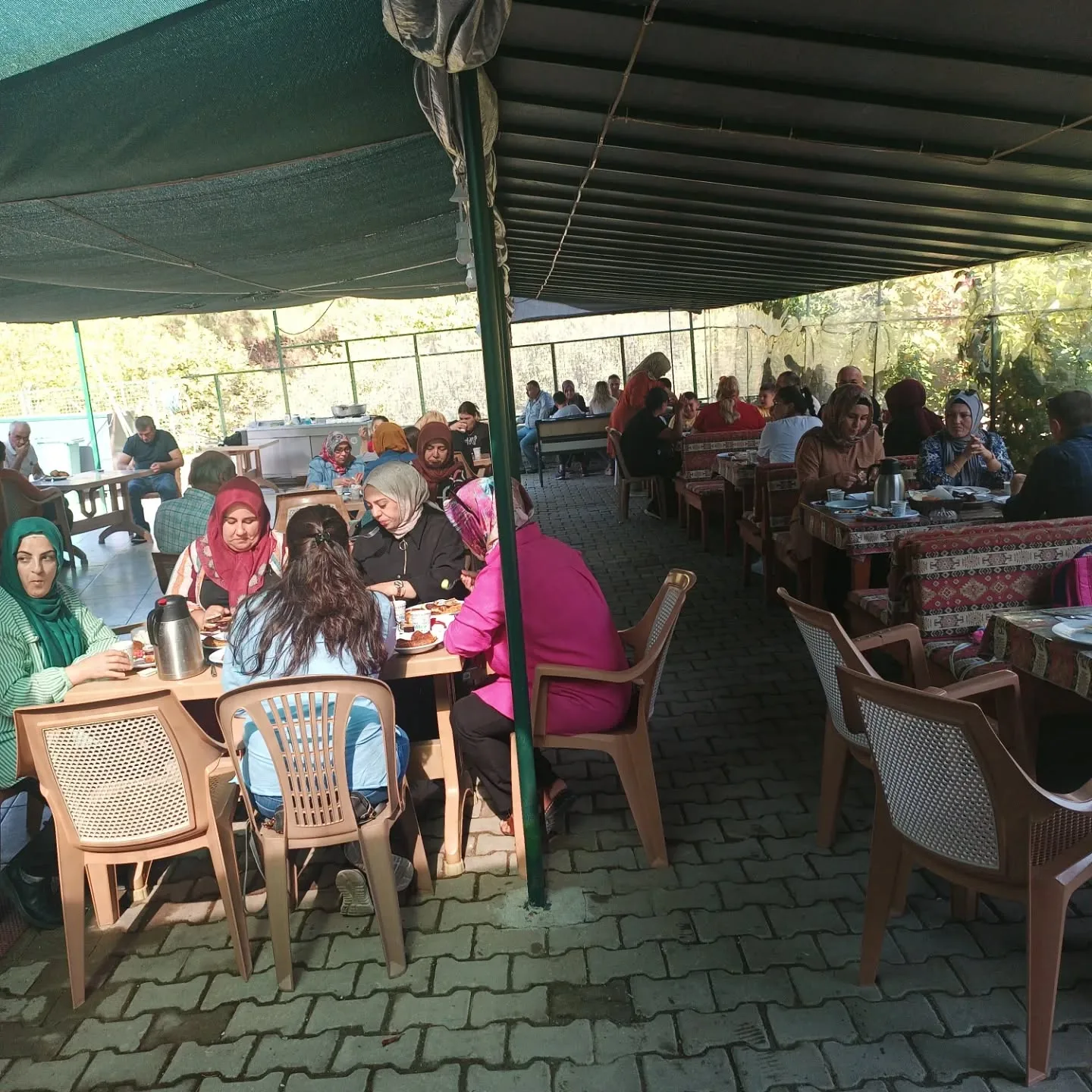 Bugün OBA müzemizin misafirleri Manisa'dan Akrabalarımızın. Emine hamin ve  arkadaşları.