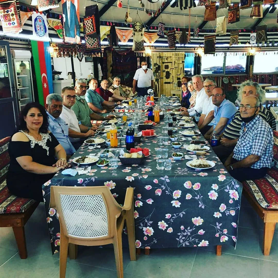 Bornova kaymaklığı ve Muhtarlarımız Obamızı ziyaret ettiler. Teşekkür ederiz.