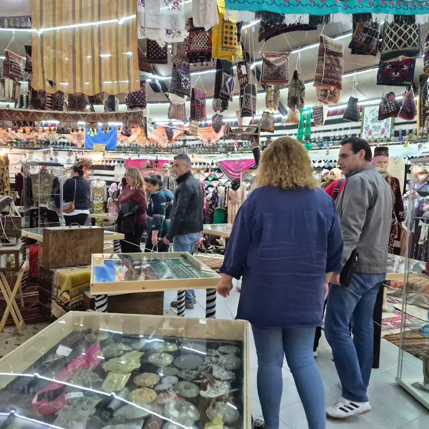 Bornova Gençlik merkezi Eğitimcileri ve yöneticileri Ögretmenler günü etkinliğinde OBA müz…