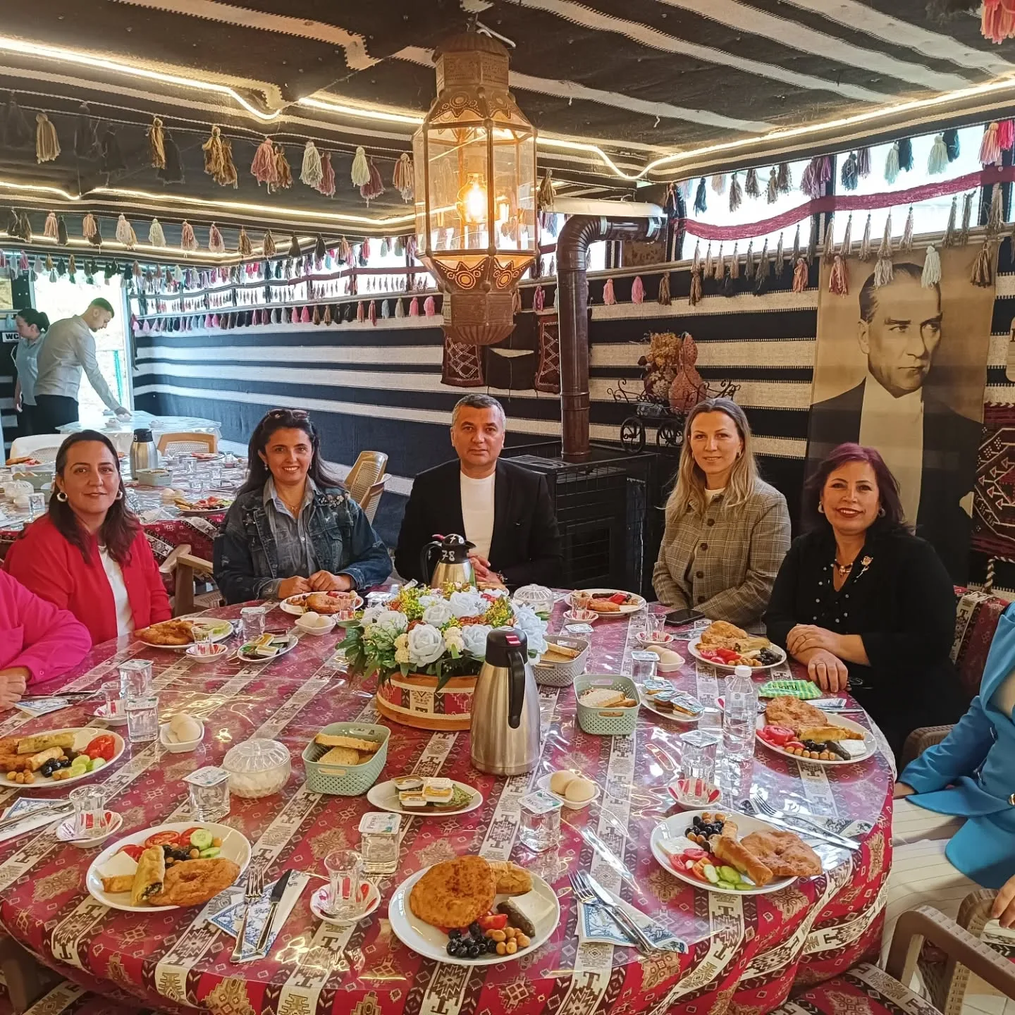 Bornova Belediyesinin düzenlediği organizasyon ile 65yaş üstü çınarlarımızı anneler günü e…