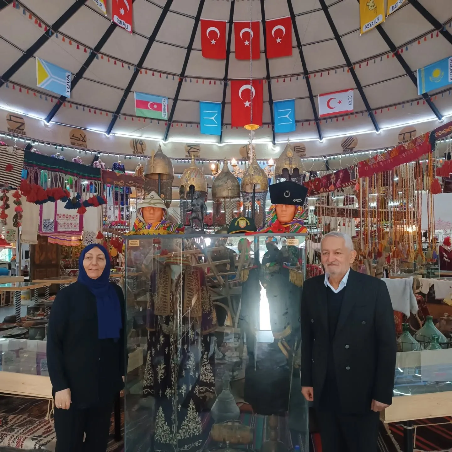 Bornova Belediye Başkanımız Sayın Ömer Eşki ve ailesi Oba müzemizi Ziyaret ettiler. Göster…