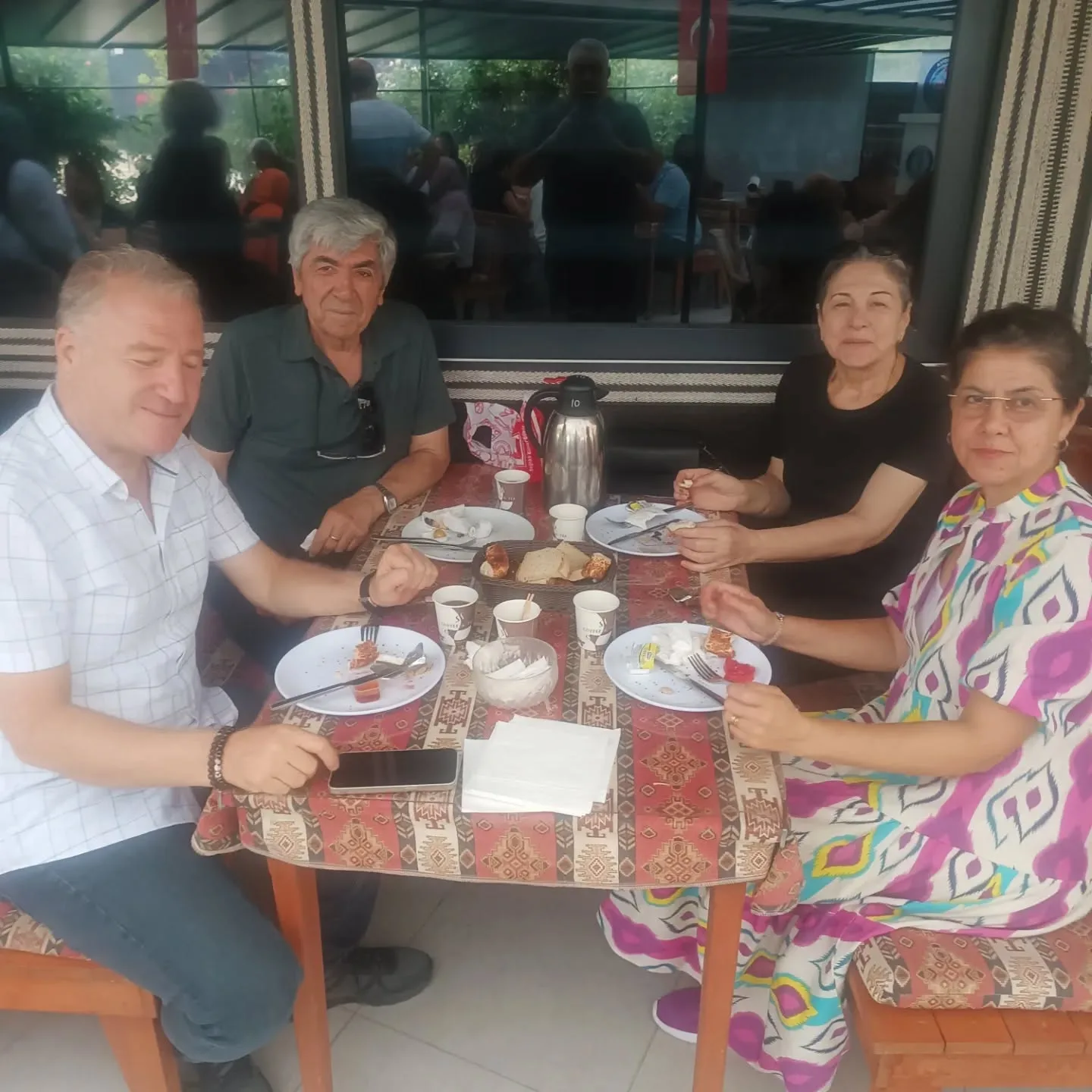 Bugün aydınlılar dergimizin kahvaltı etkinliğini yaptık.Keşkek dövdük. Emeği geçen herkese…
