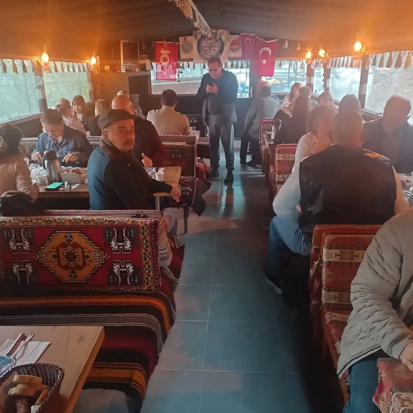 Bugün OBA Müzemizin ziyaretçileri Bornova Suphi Koyuncuoğlu lisesi Mezunlar derneğiydi . K…