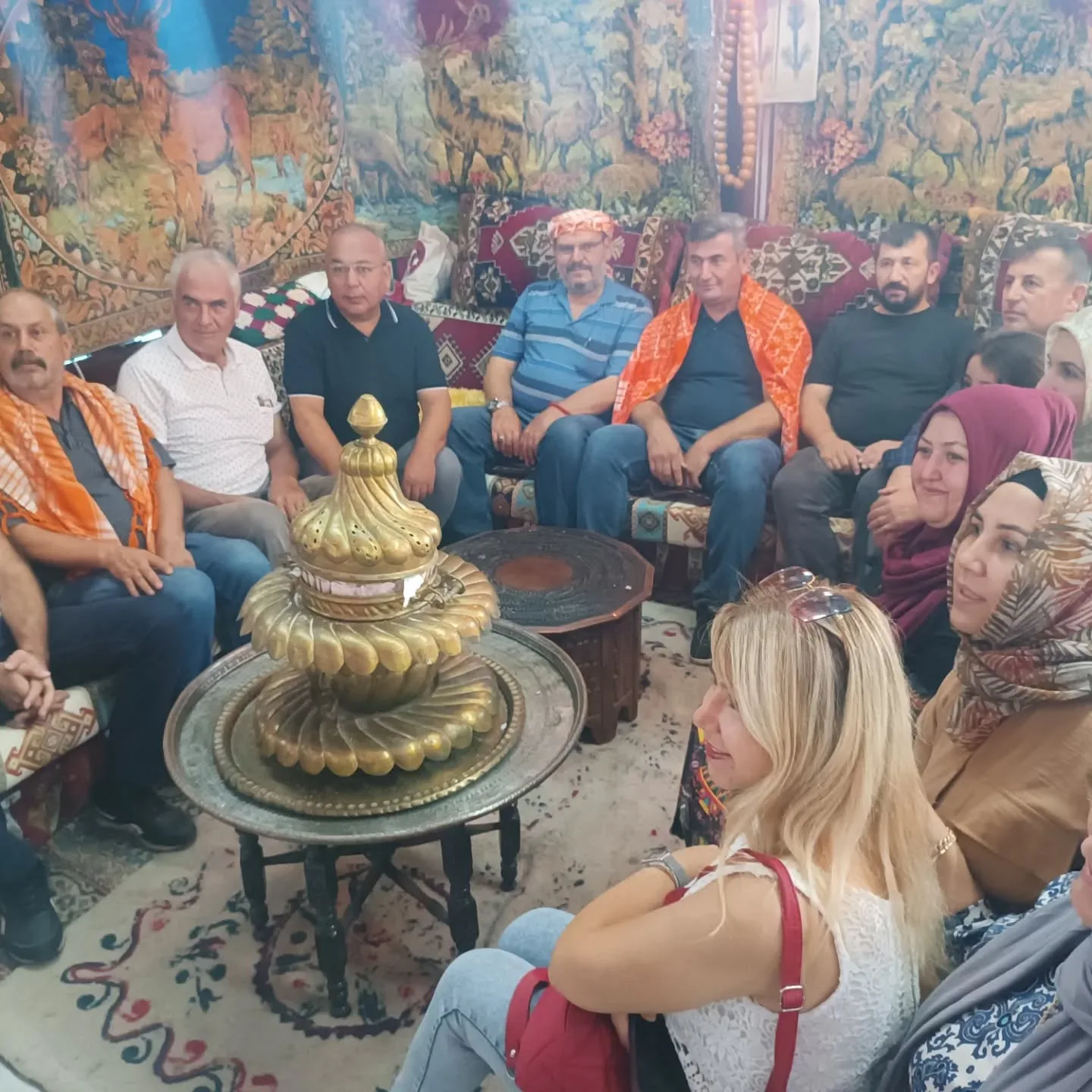 Bugün OBA müzemizin misafirleri Manisa'dan Akrabalarımızın. Emine hamin ve  arkadaşları.