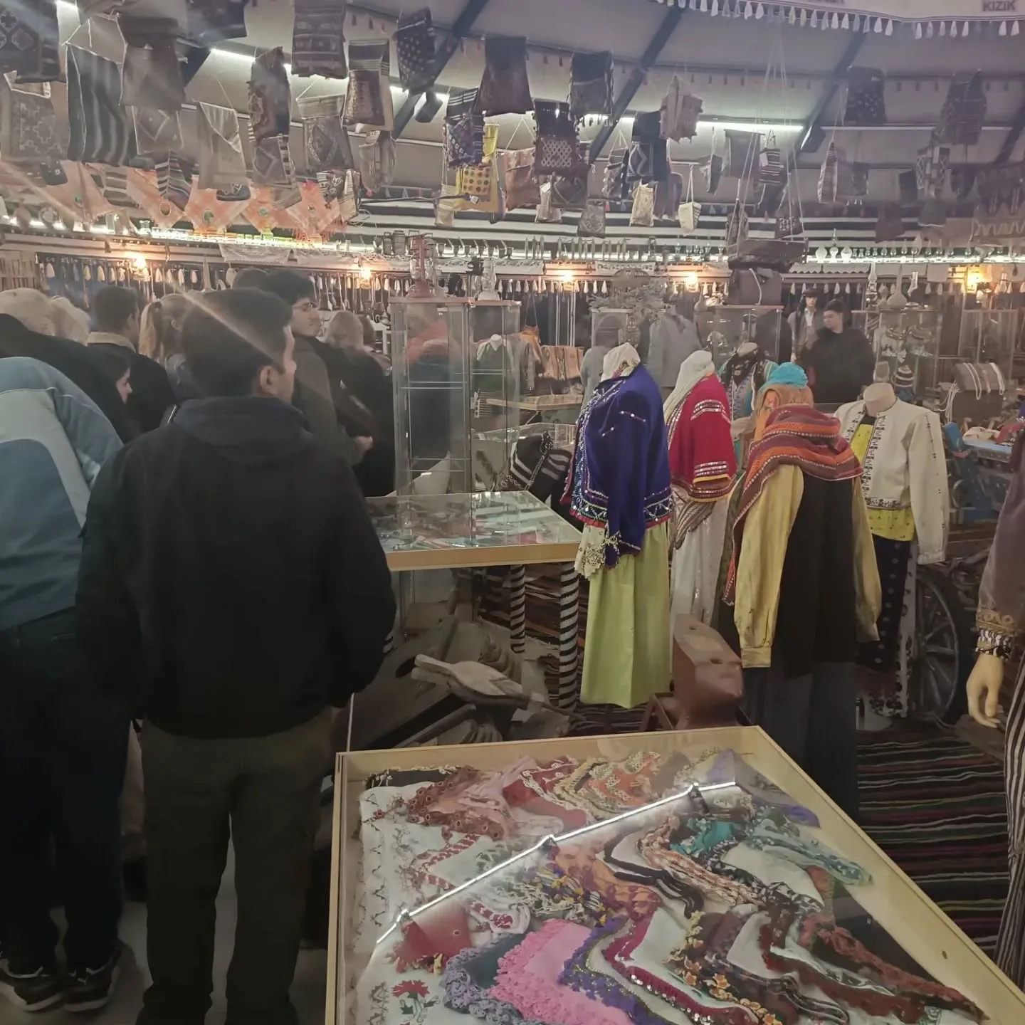 Bugün OBA müzemizin ziyaretçileri Bornova Gençlik merkezinin üyeleri ve Almanya'dan gelen…