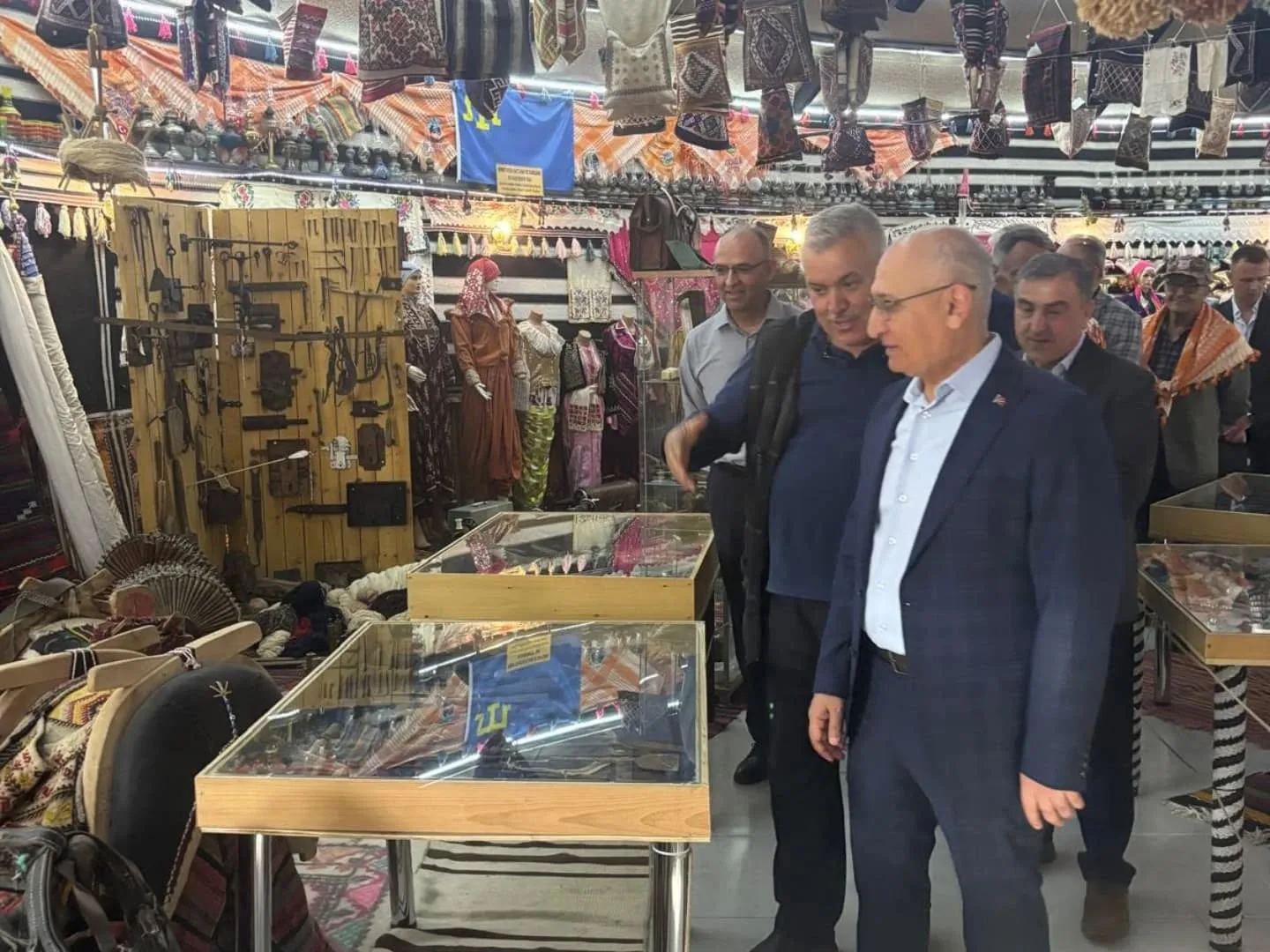 Ege Ordusu Komutanı Orgeneral İrfan Özsert, Bornova Topçu Tugay Komutanı Tuğgeneral Ömer Ş…