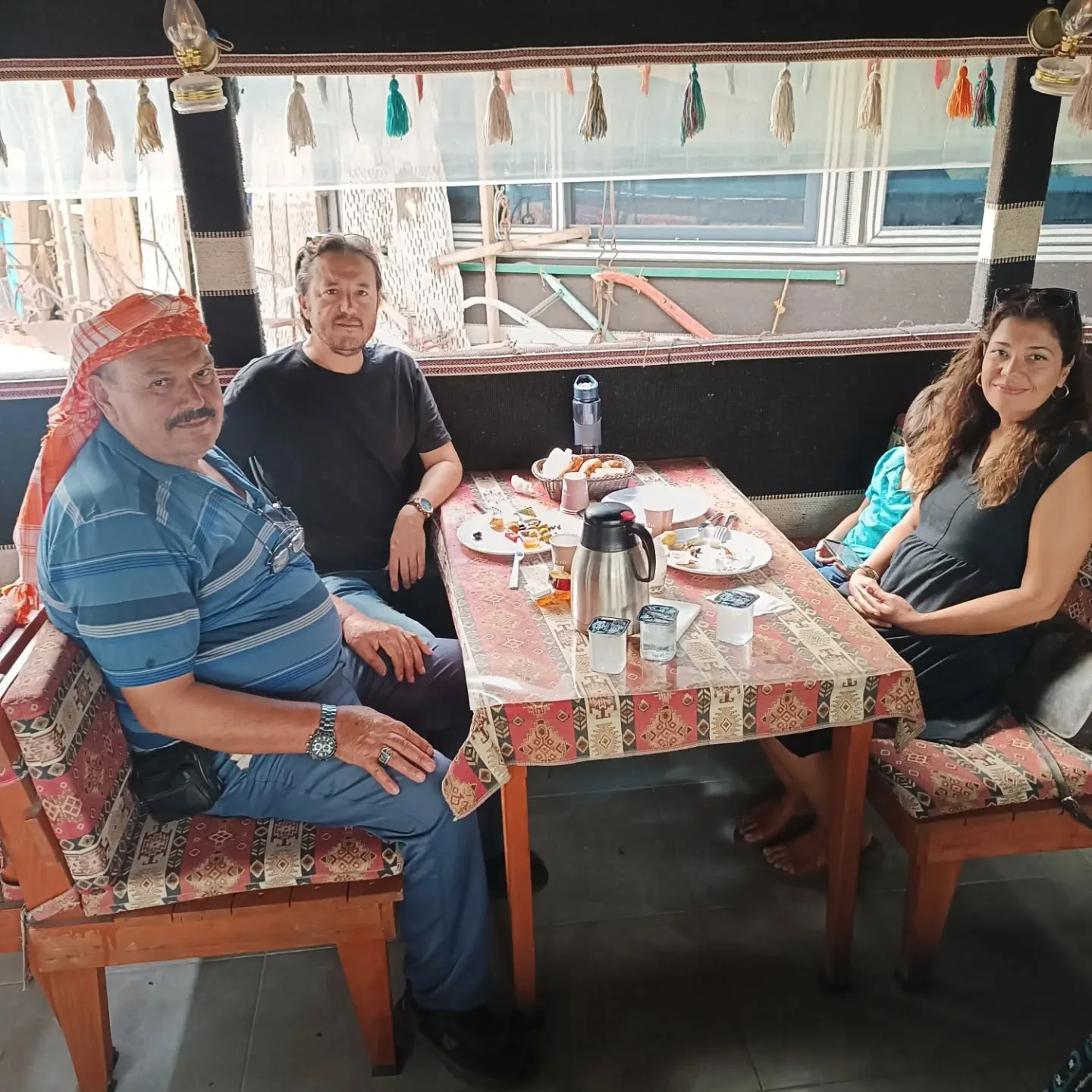 Bugün aydınlılar dergimizin kahvaltı etkinliğini yaptık.Keşkek dövdük. Emeği geçen herkese…