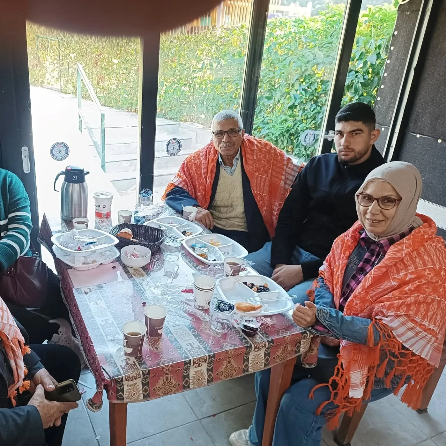Geleneksel bu ayki Akraba kahvaltımızı yaptık. Akrabalarımız la Hasret giderdik. Gösterile…