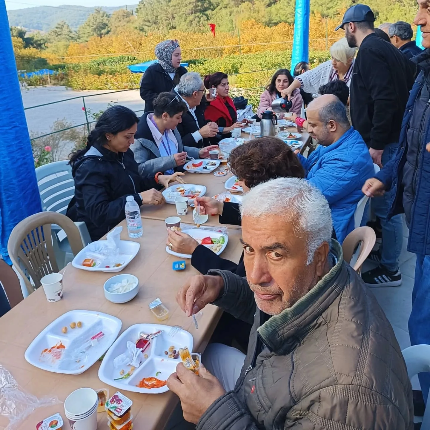Geleneksel bu ayki Akraba kahvaltımızı yaptık. Akrabalarımız la Hasret giderdik. Gösterile…