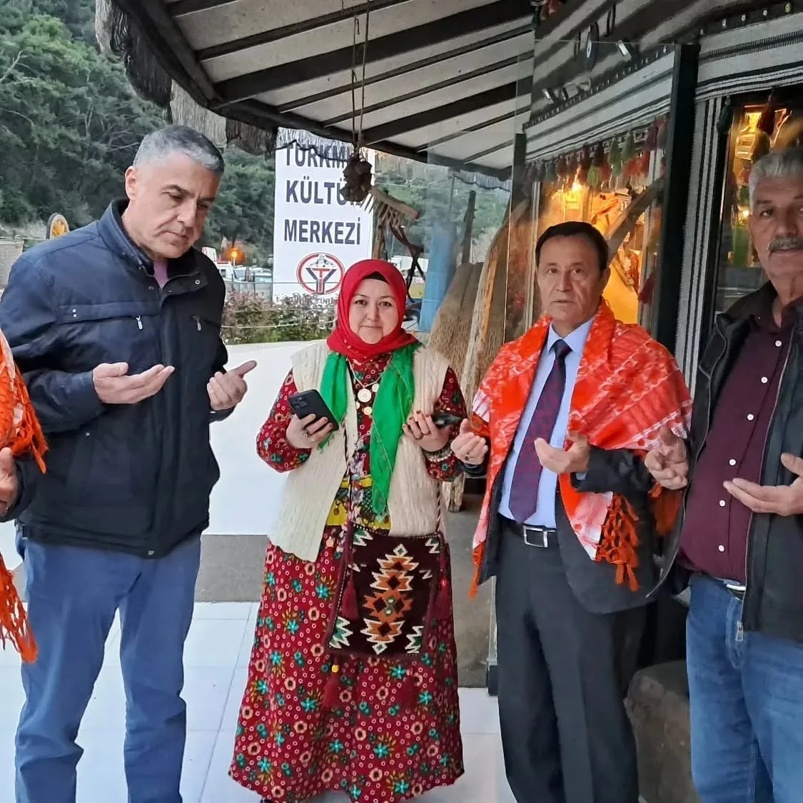 OBA mızda dostlarımız ve akrabalarımızın katılımı ile iftarımızı yaptık. Katılan herkesden…