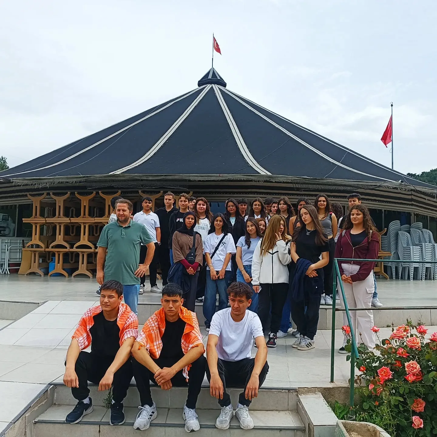 Seyit Sanlı Anadolu lisesi öğrencileri OBA müzemizi ziyaret ettiler. Teşekkür ederiz.