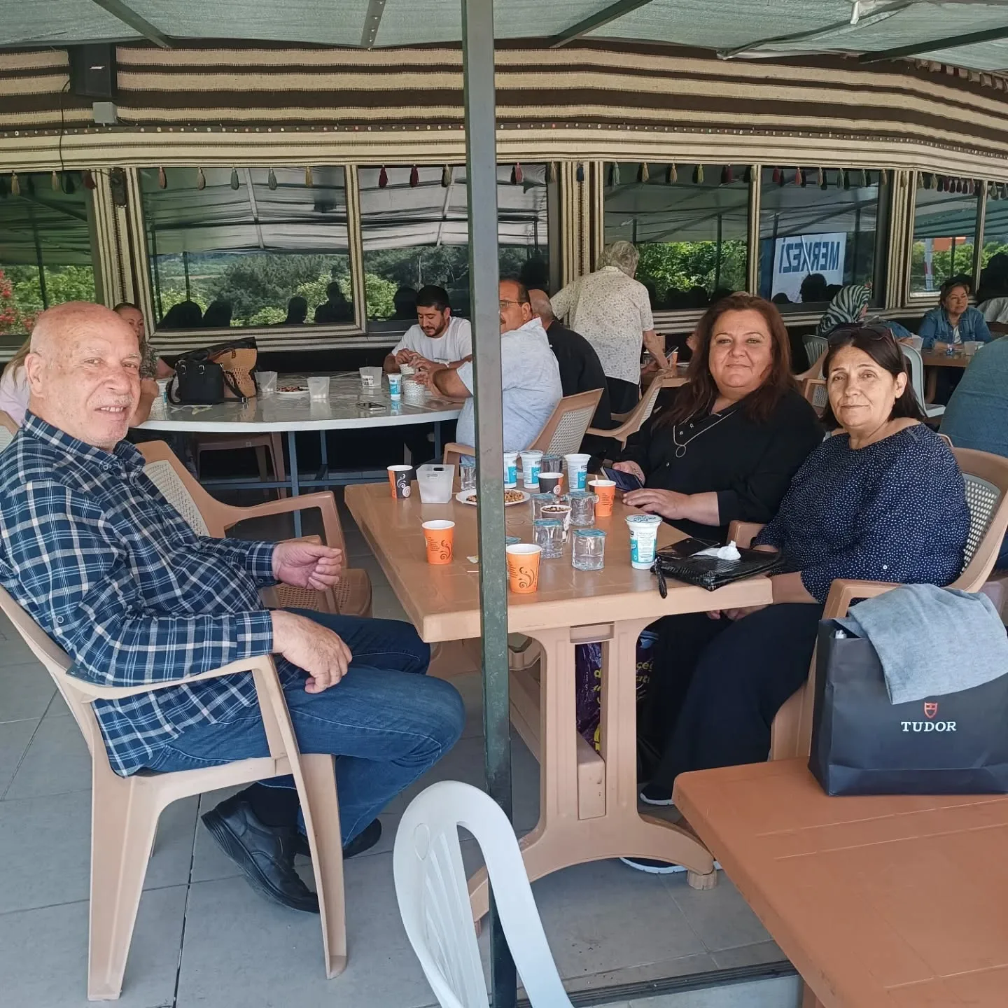 Geleneksel kurban bayramlaşmamızdan Akrabalarımızla sıcak anlar.