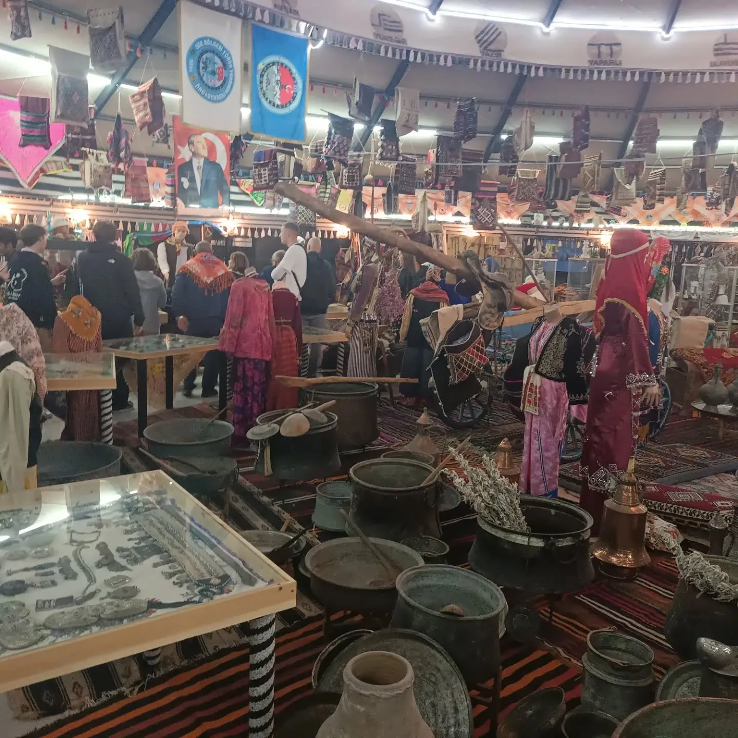 Bugün OBA müzemizin ziyaretçileri Bornova Gençlik merkezinin üyeleri ve Almanya'dan gelen…