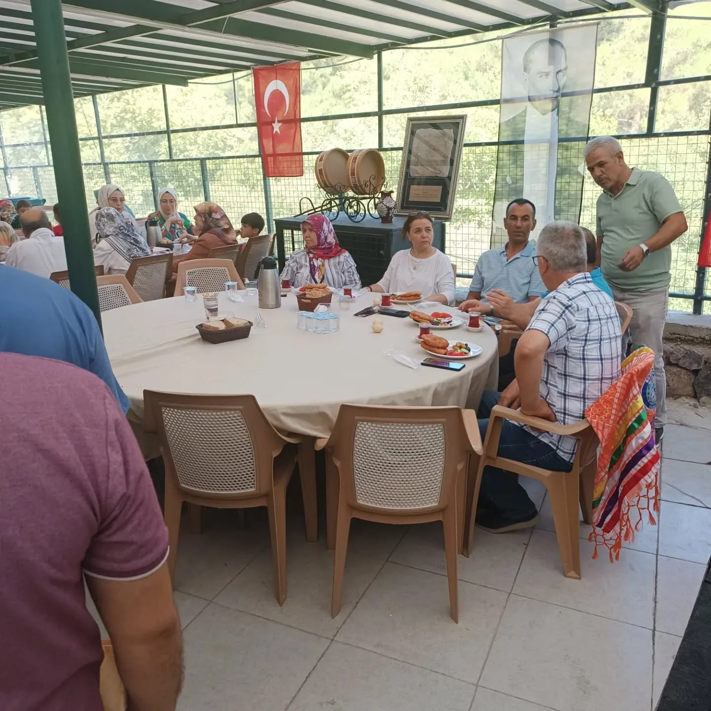 Geleneksel aylık kahvaltı ve aşure etkinliğimizi hep beraber yaptık katılım sağlayan akrab…