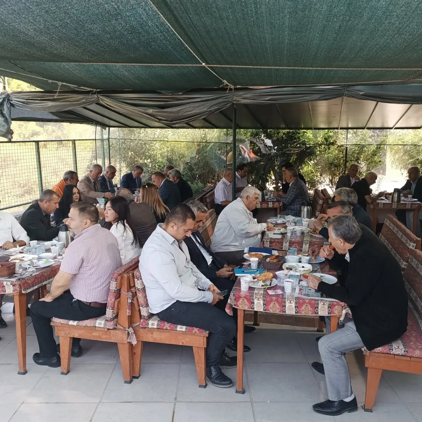 Sayın kaymakamımız Muzaffer Şahiner ve kurum müdürlerimiz ve muhtarlarımızı tanışma toplan…