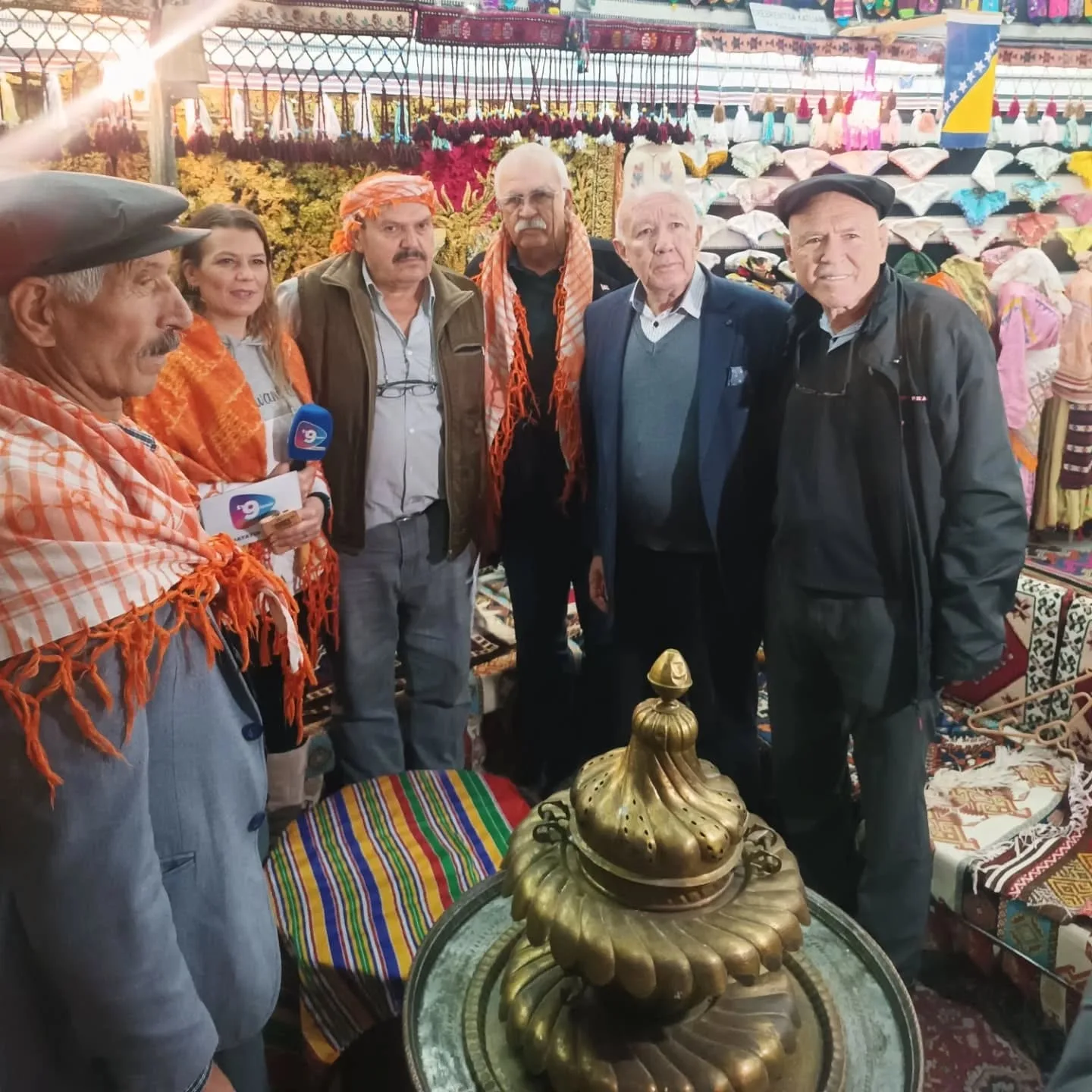 Aralık ayının geleneksel akraba kahvaltımızı yaptık. Yeni arkadaşlar edindik. Akrabalarımı…