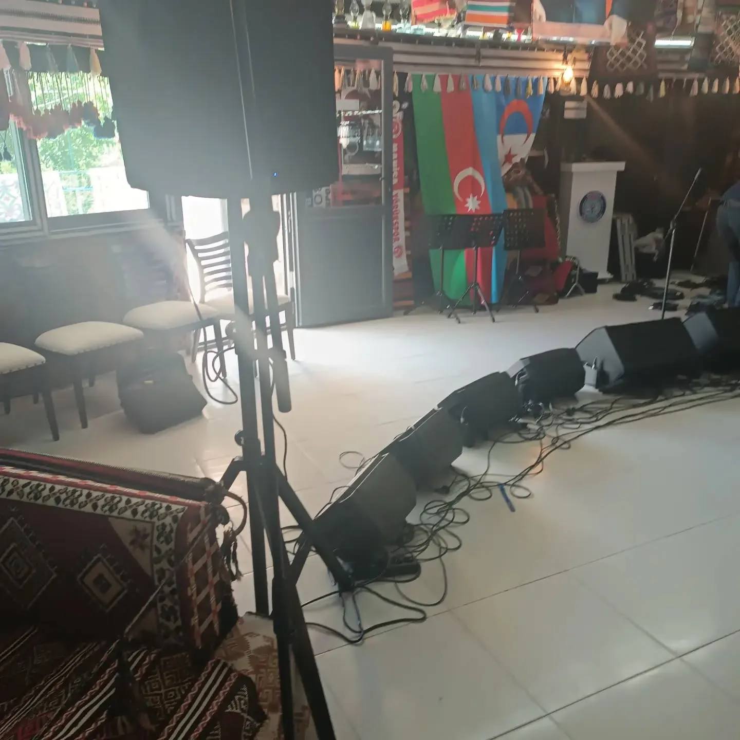 Yarın yapılacak olan program için hazırlıklar başladı...