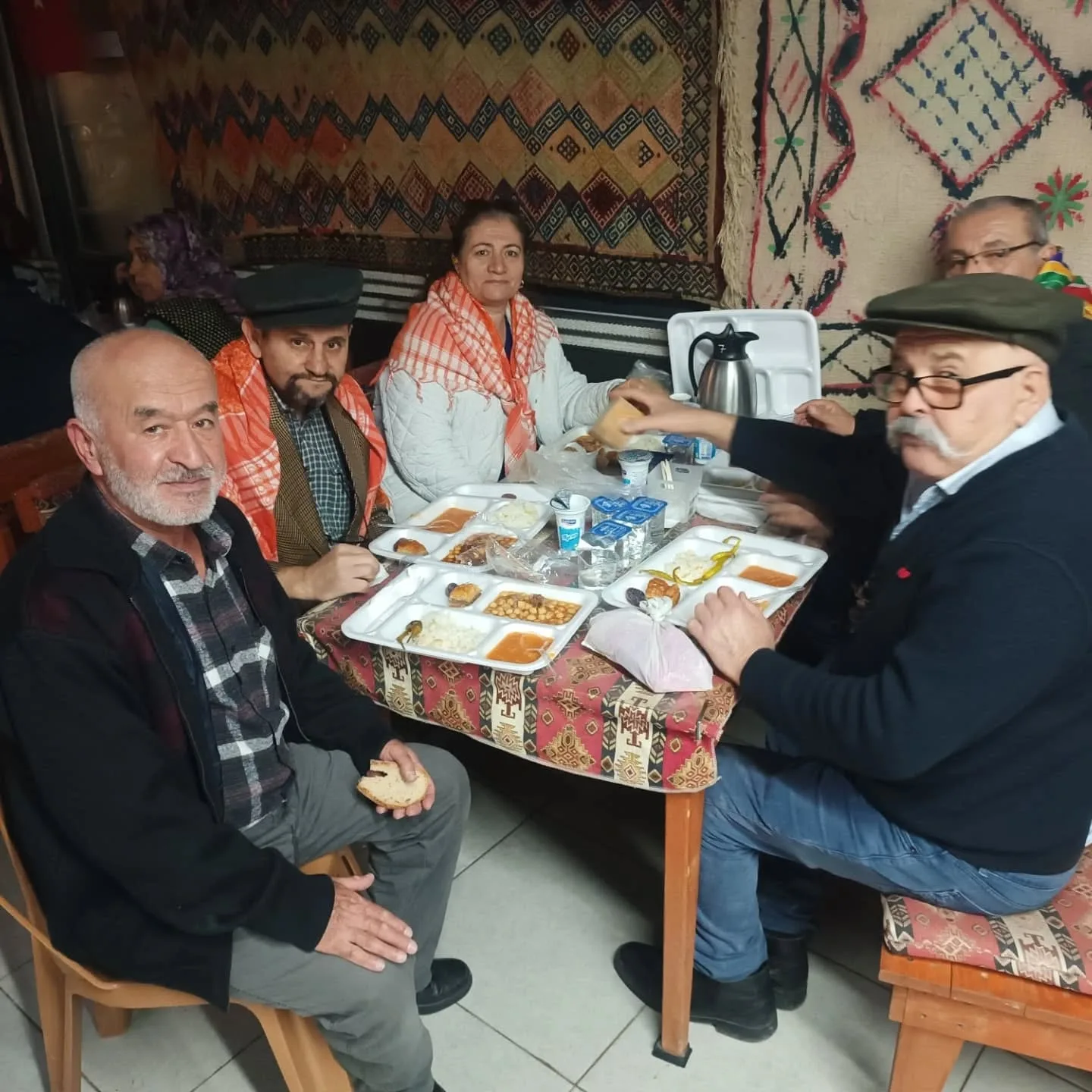 Ramazan ayının ilk iftarını dost ve akrabalarımızın katılımıyla gerçekleştirdik. Sizinle b…
