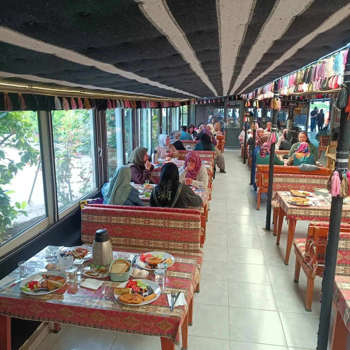 Bornova Belediyesinin düzenlediği organizasyon ile 65yaş üstü çınarlarımızı anneler günü e…