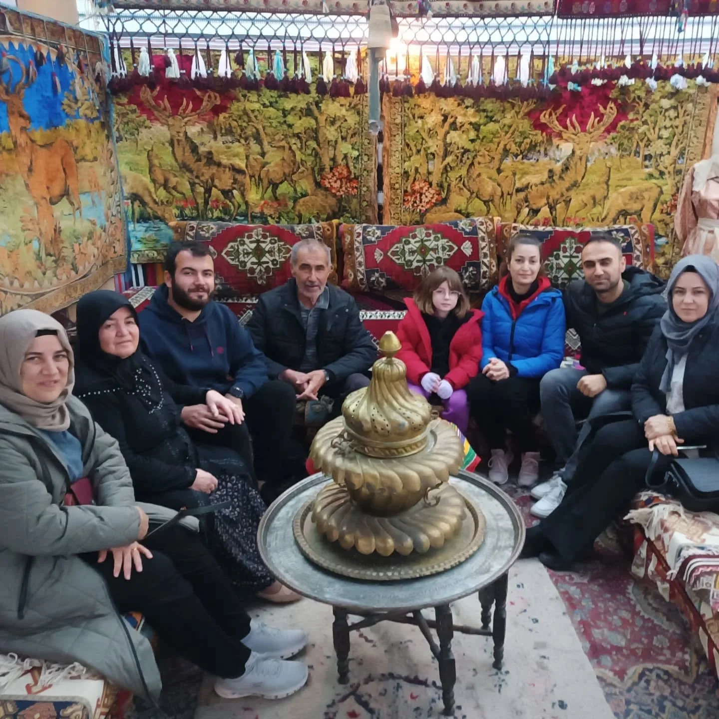 Bugün Oba müzemizin misafirleri Bornova Halk eğitim merkezi klasik müzik korosu katılımcıl…