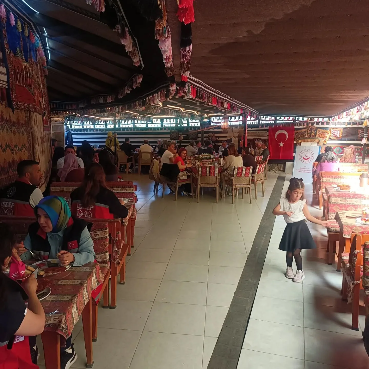 Kaymakam Muzaffer Şahiner, İzmir Aile ve Sosyal Hizmetler İl Müdürü Abdullah Kömürcüoğlu,…